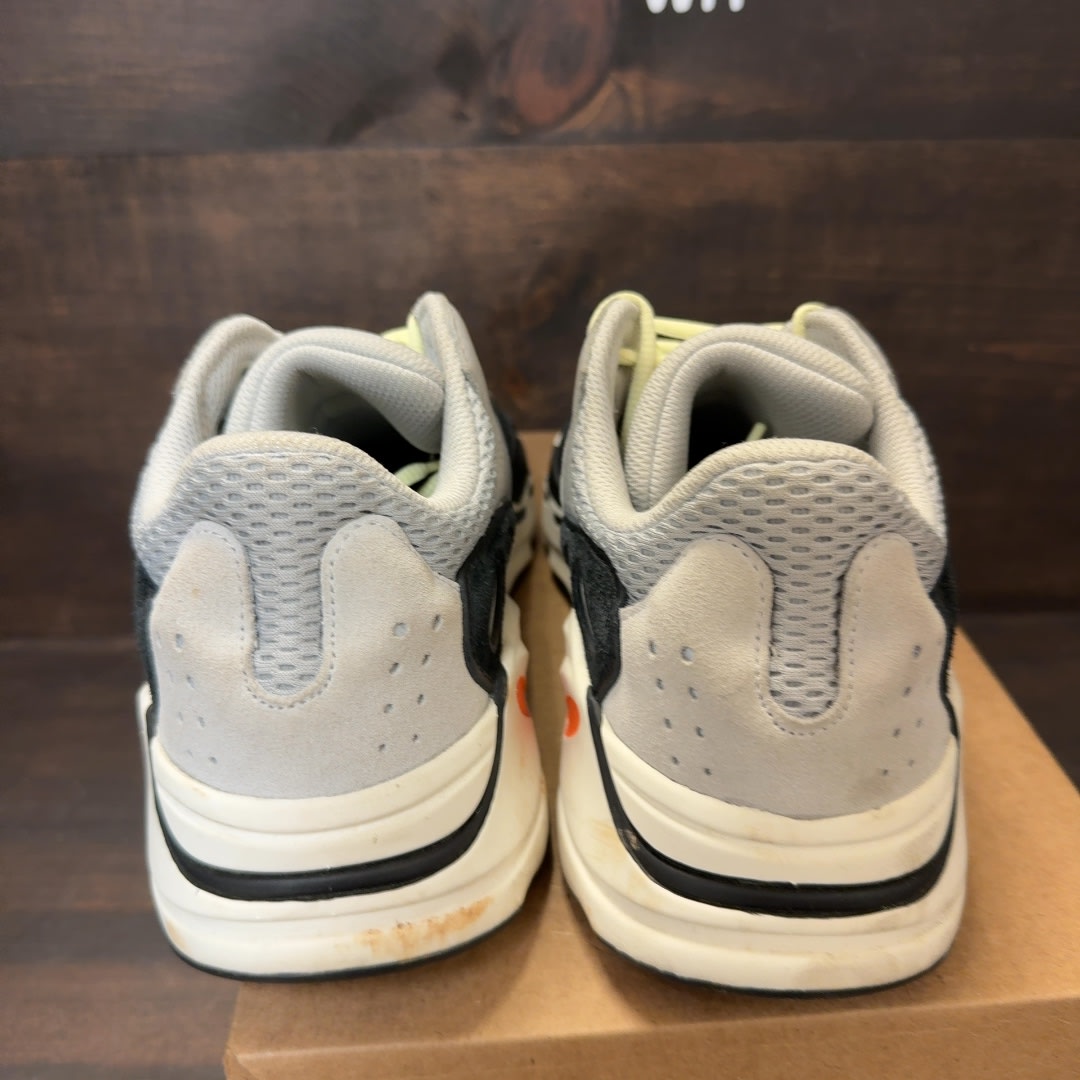 adidas Yeezy Boost 700 Wave Runner Size 10.5 (Pre-Owned) - Image 4
