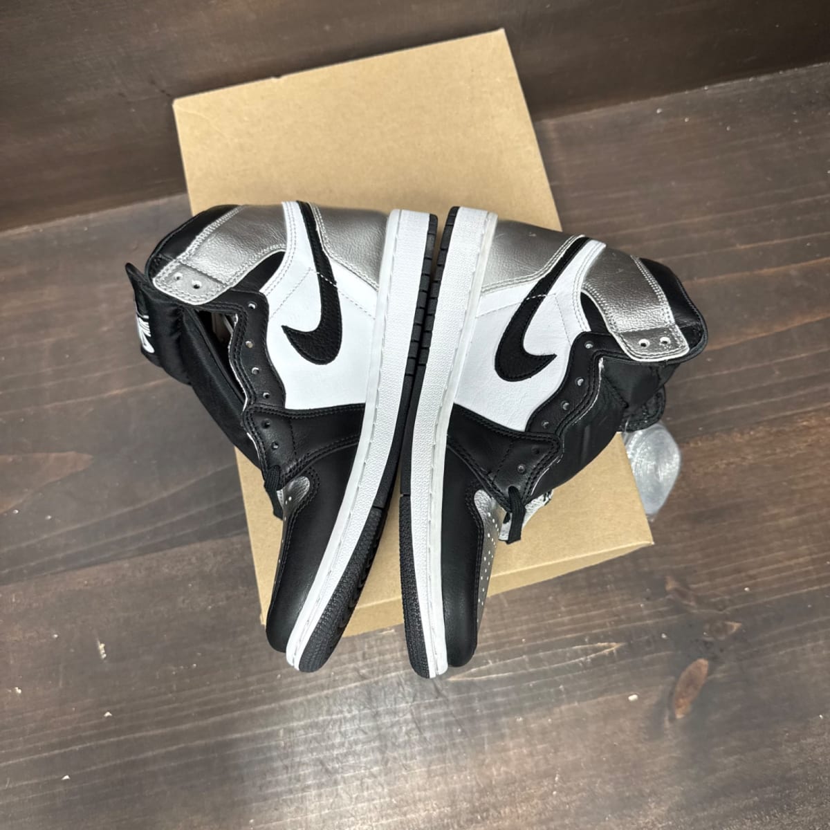 Jordan 1 Retro High Silver Toe (Women's) Size 7W - side
