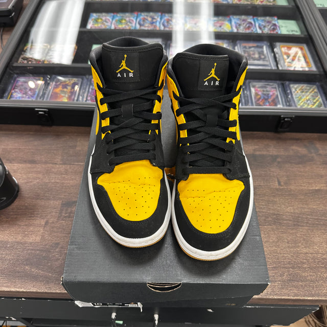 New Love Jordan 1 Mid (USED)