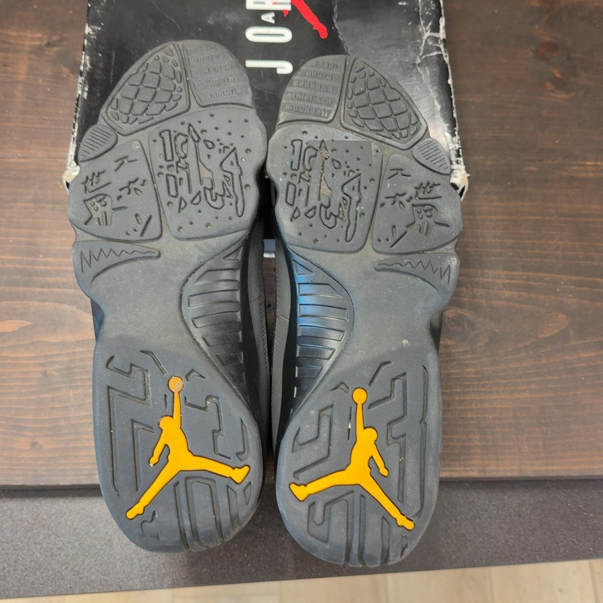 Jordan 9 Retro Dark Charcoal University Gold - Image 8