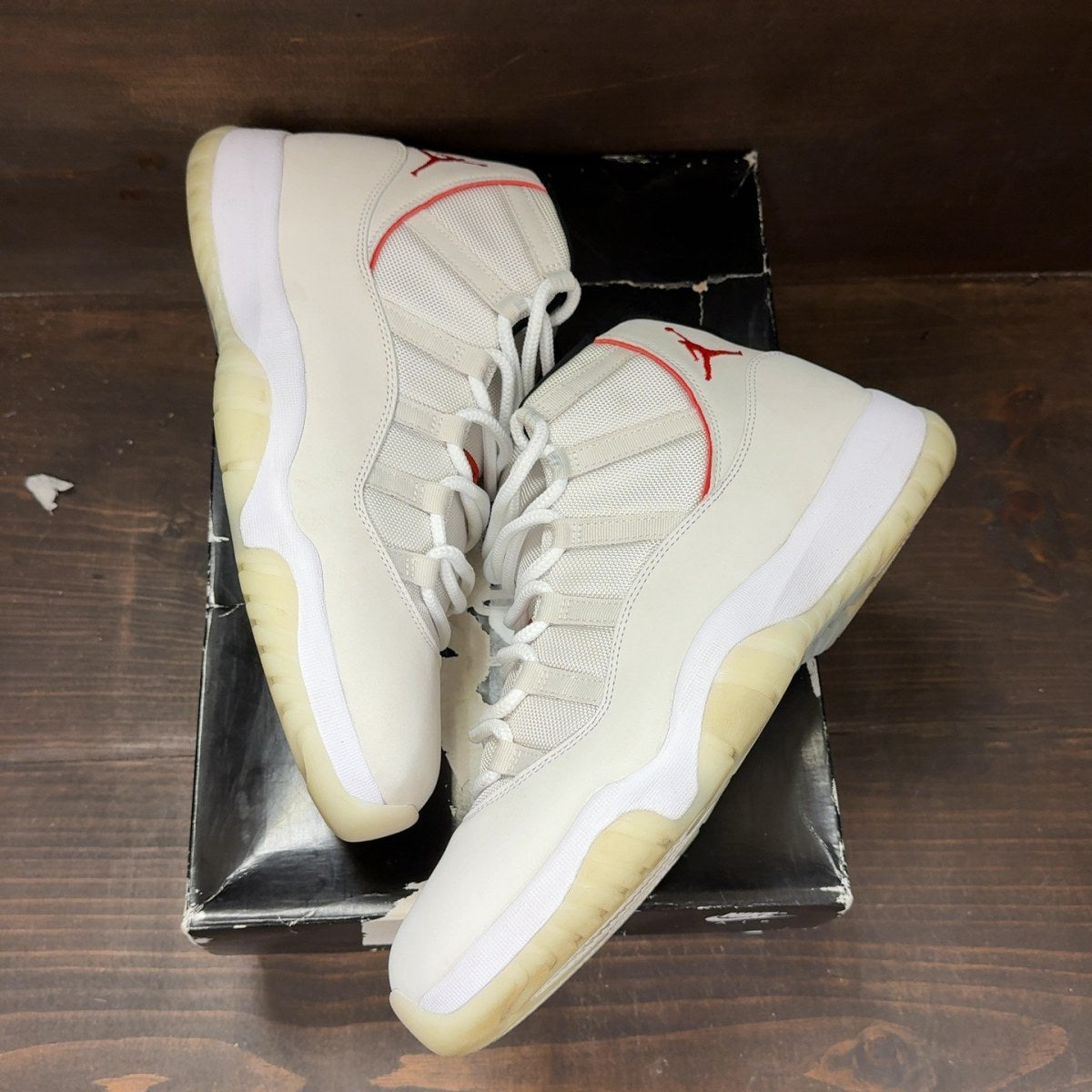 Jordan 11 Retro Platinum Tint - Image 2