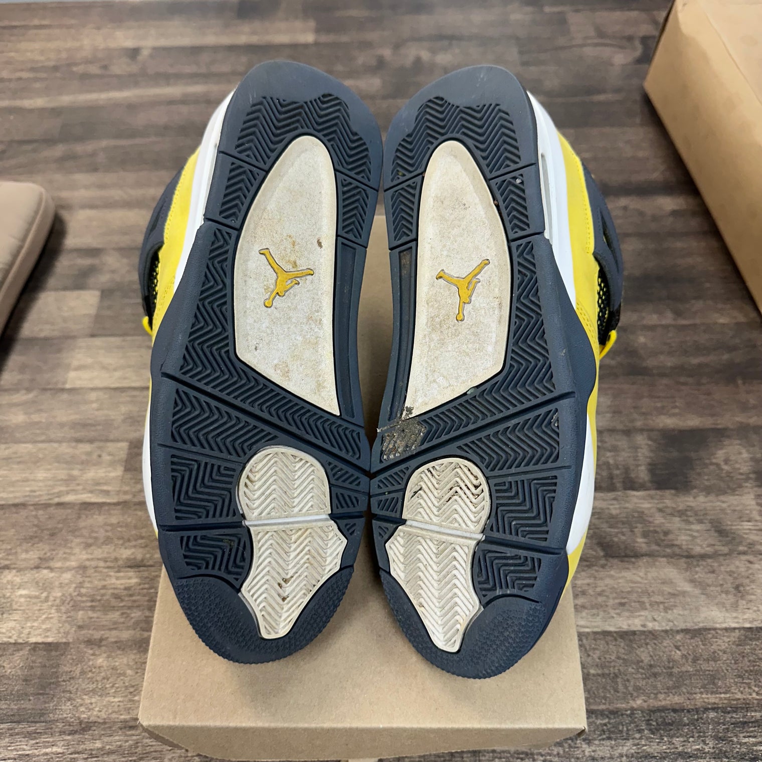 Lightning Jordan 4 Retro (USED, No Box)