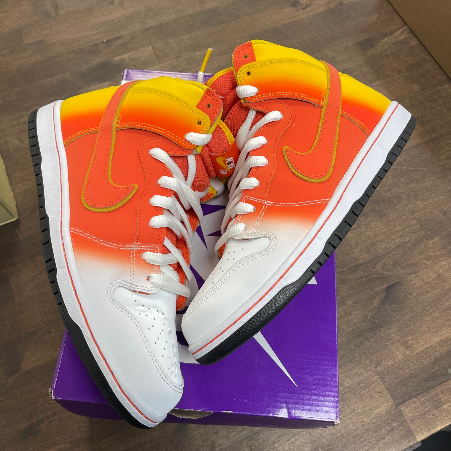 Candy Cane SB Dunk High (USED)