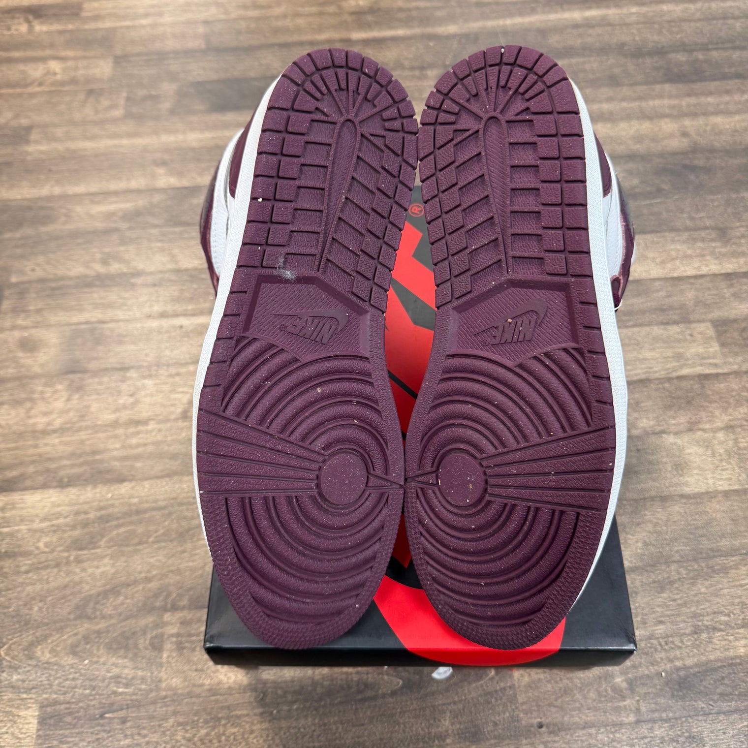Bordeaux Jordan 1 High (USED)