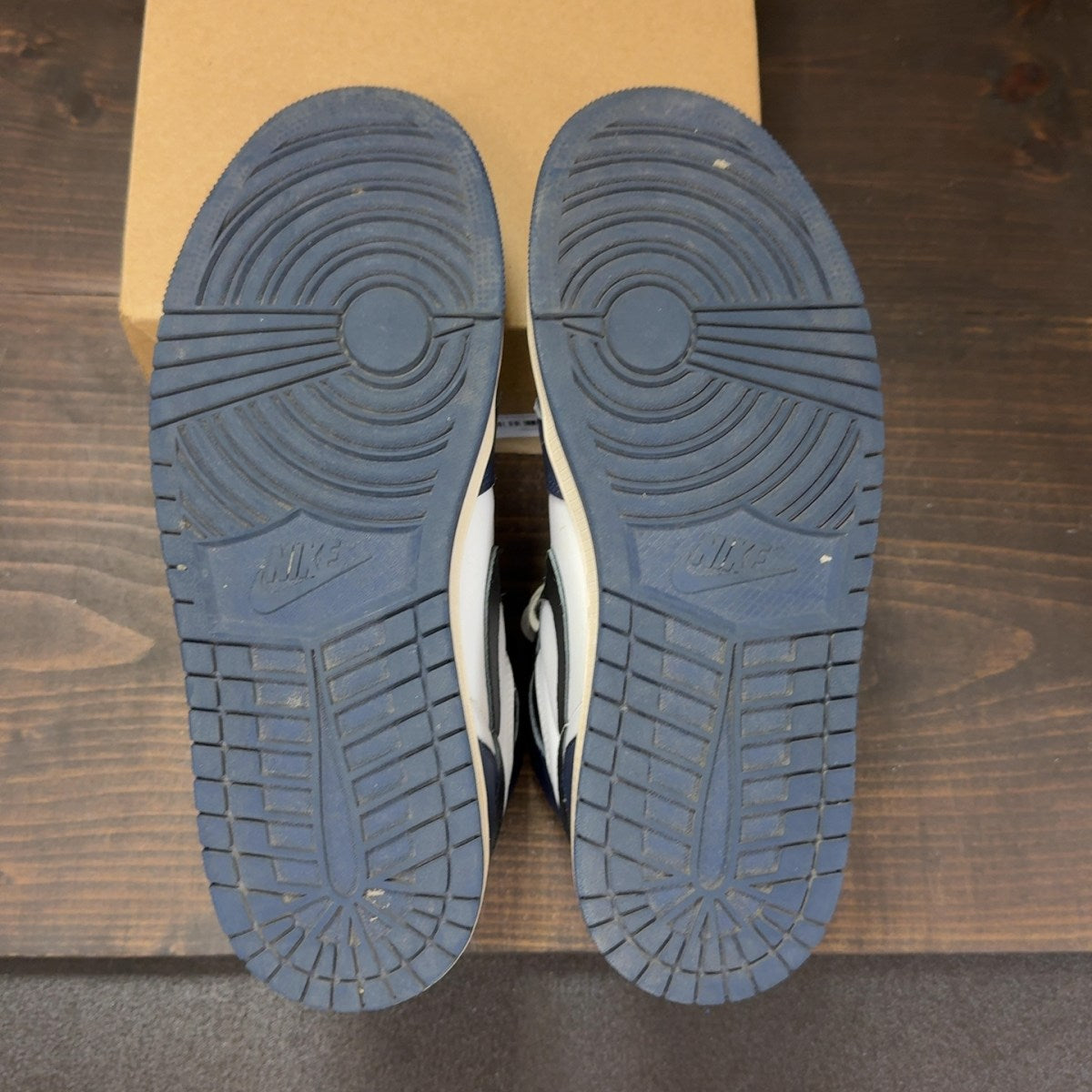 Jordan 1 Retro High OG Midnight Navy Size 9.5 (Pre-Owned) - Image 8
