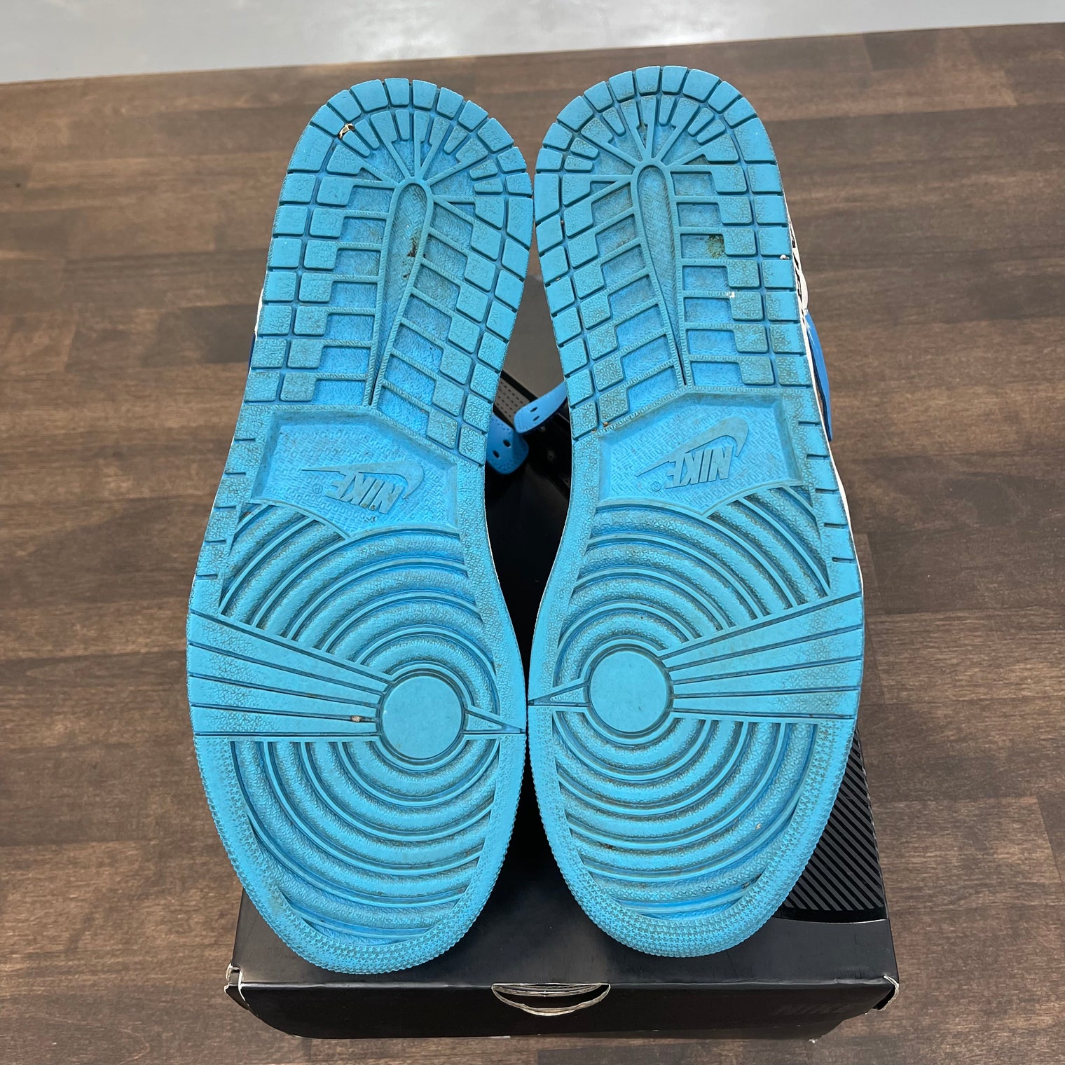 Nike Jordan 1 Off White University Blue UNC (USED REPLACEMENT BOX)