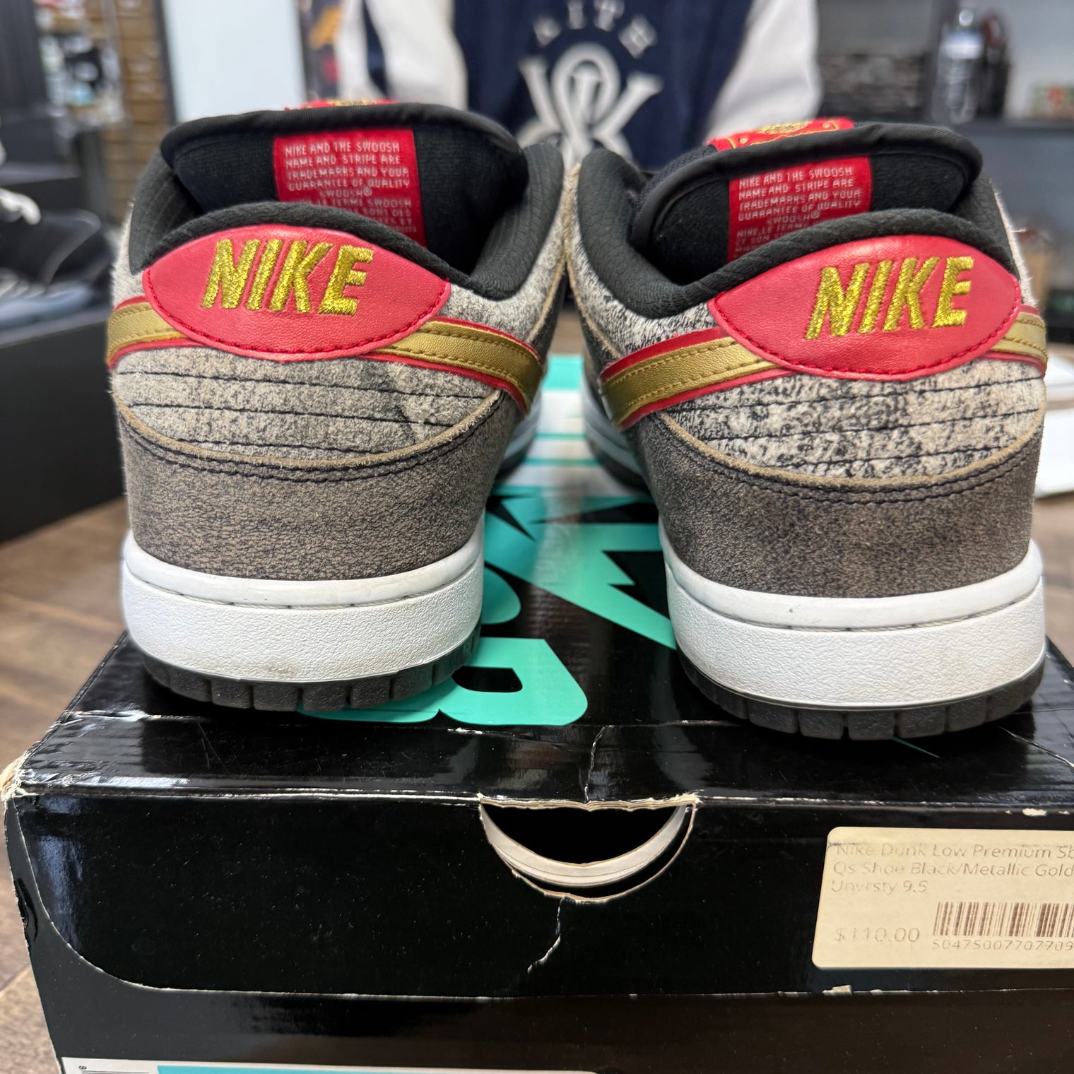 Beijing Metallic Gold SB Dunk Low (USED)