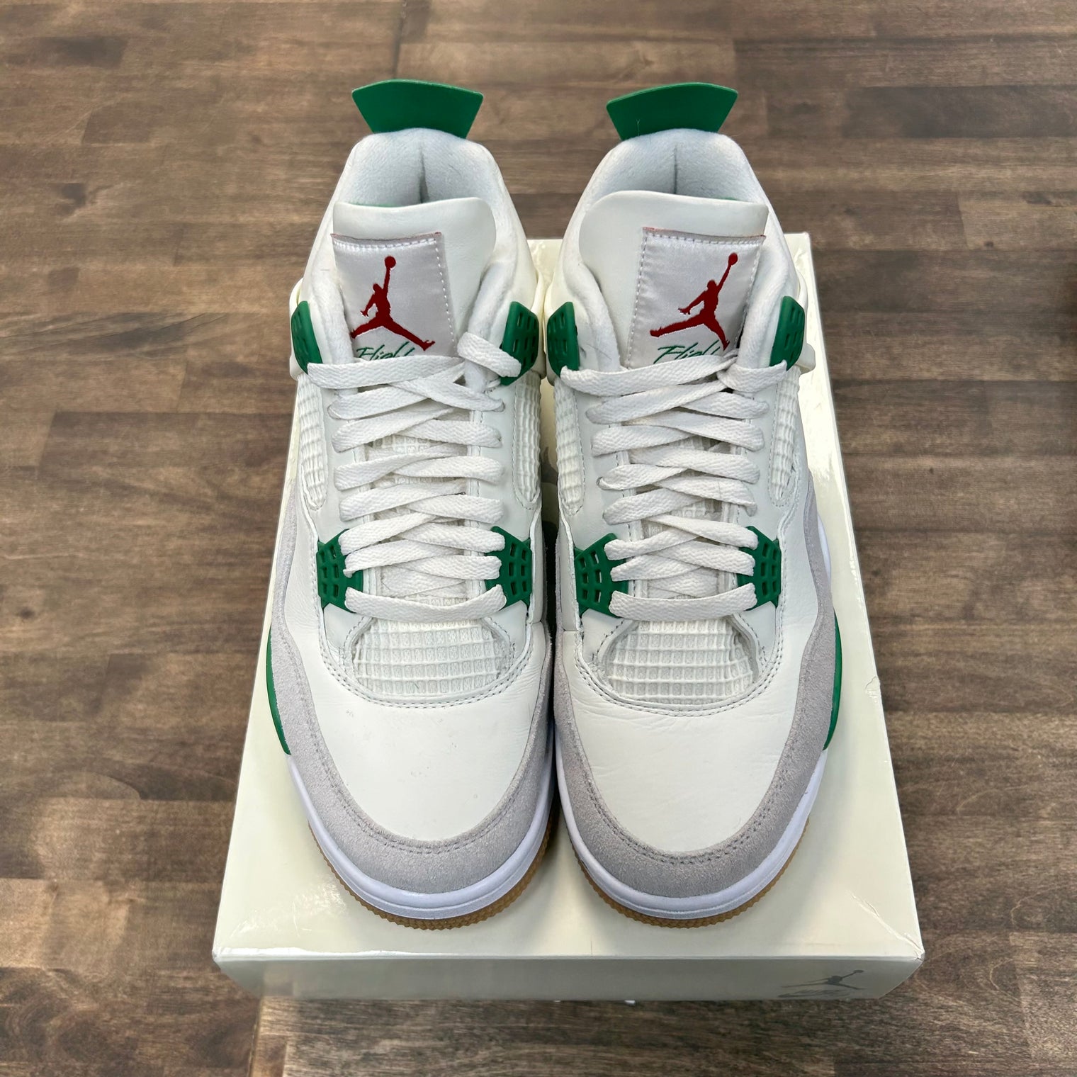 Pine Green SB Jordan 4 (USED)