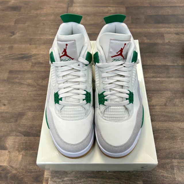 Pine Green SB Jordan 4 (USED)