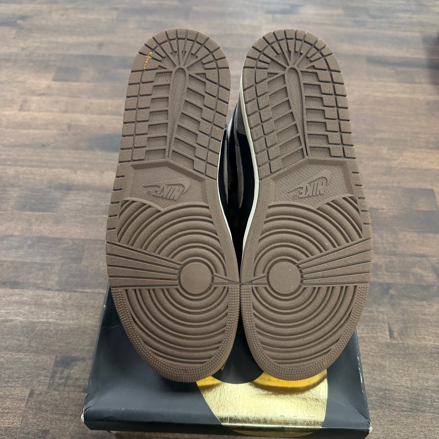 Jordan 1 Retro High OG Palomino (US 10) (USED)