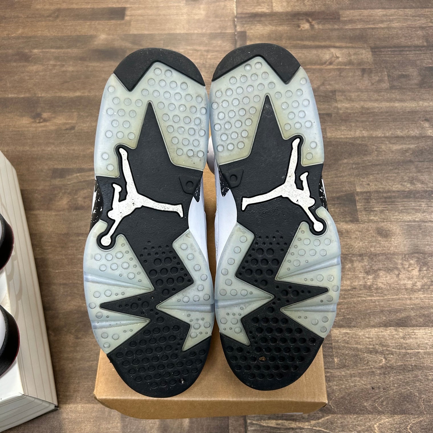 Reverse Oreo Jordan 6 Retro (USED, No Box)