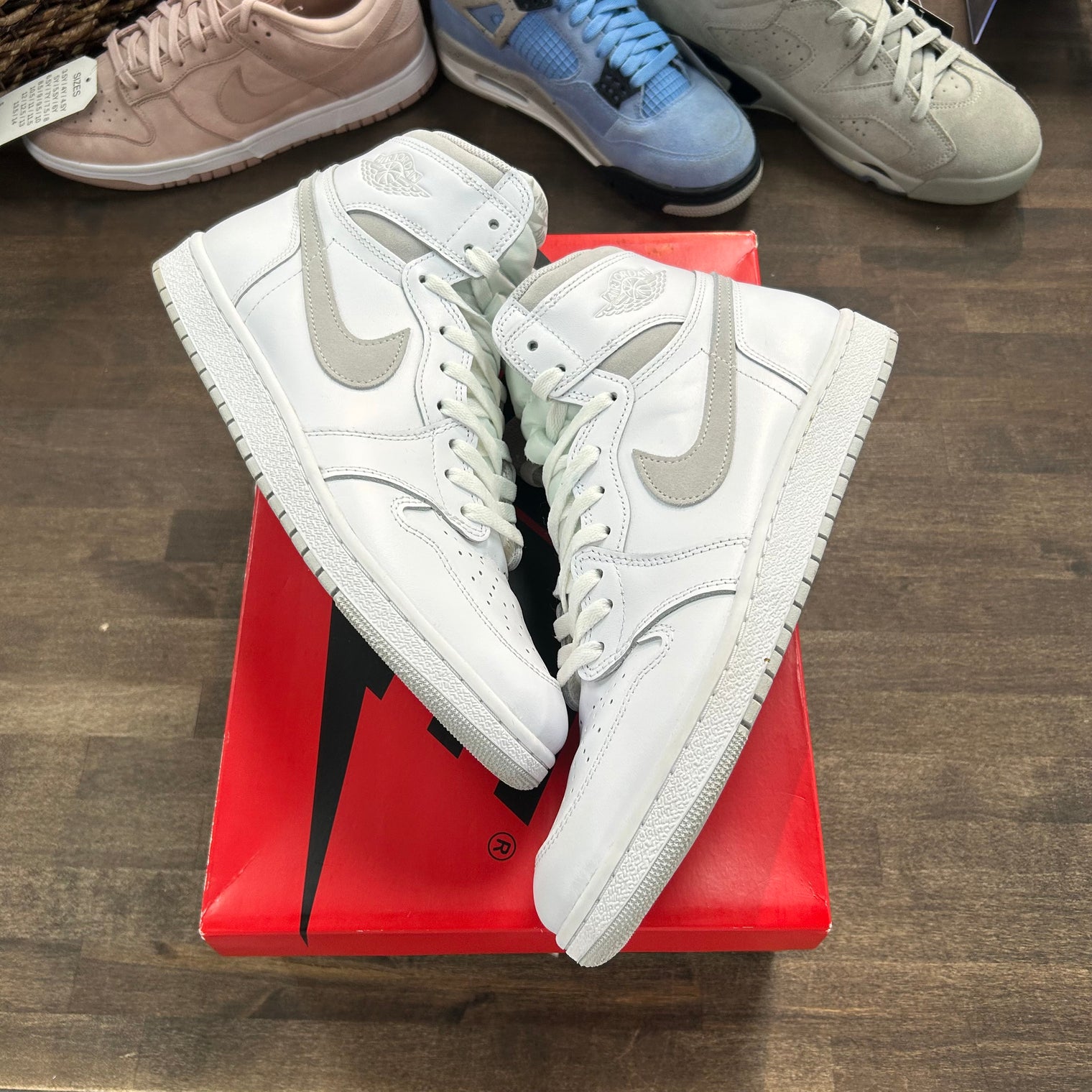 Neutral Grey Jordan 1 Retro High '85 (USED)