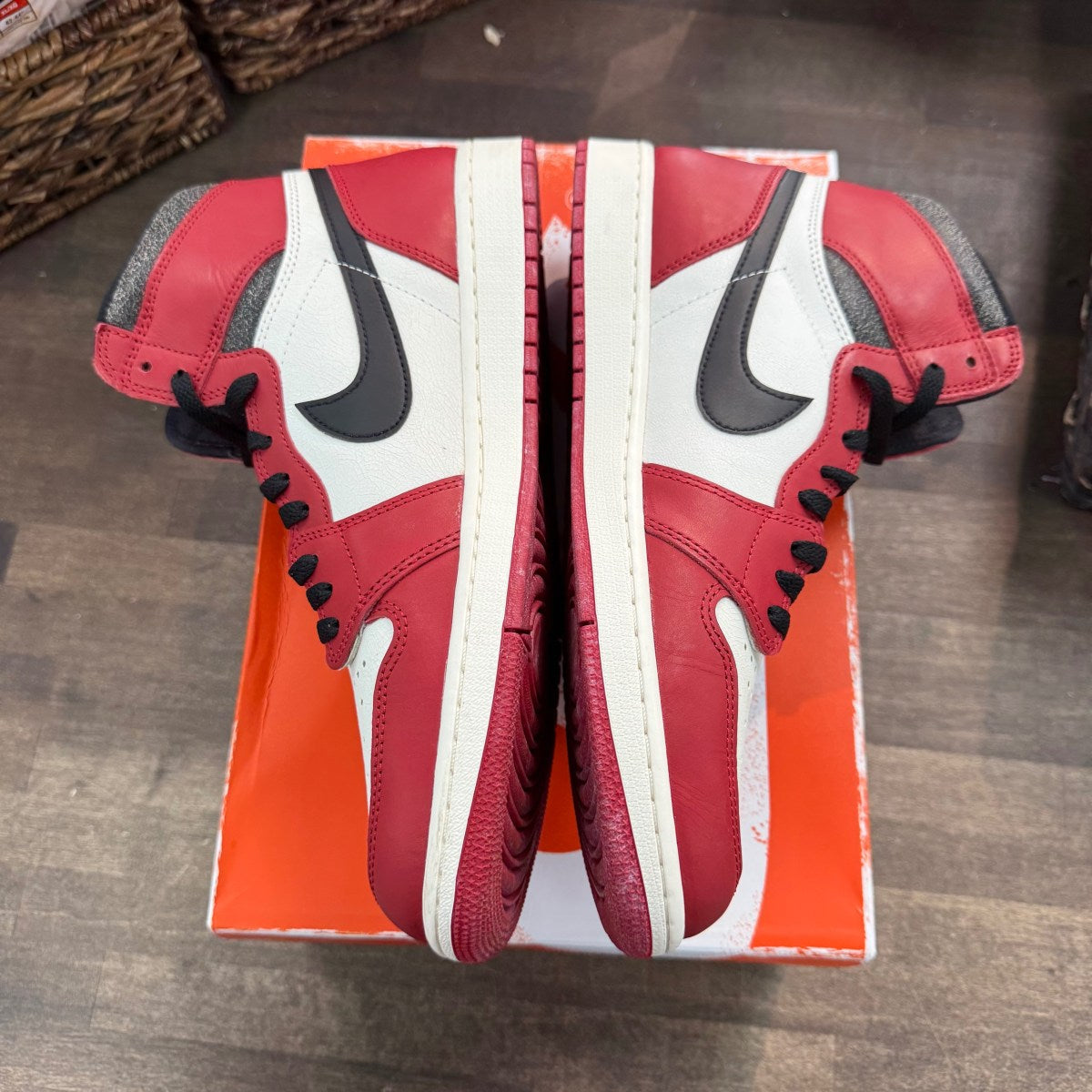 Jordan 1 Retro High OG Chicago Lost and Found Size 13 (Pre-Owned) - Image 2