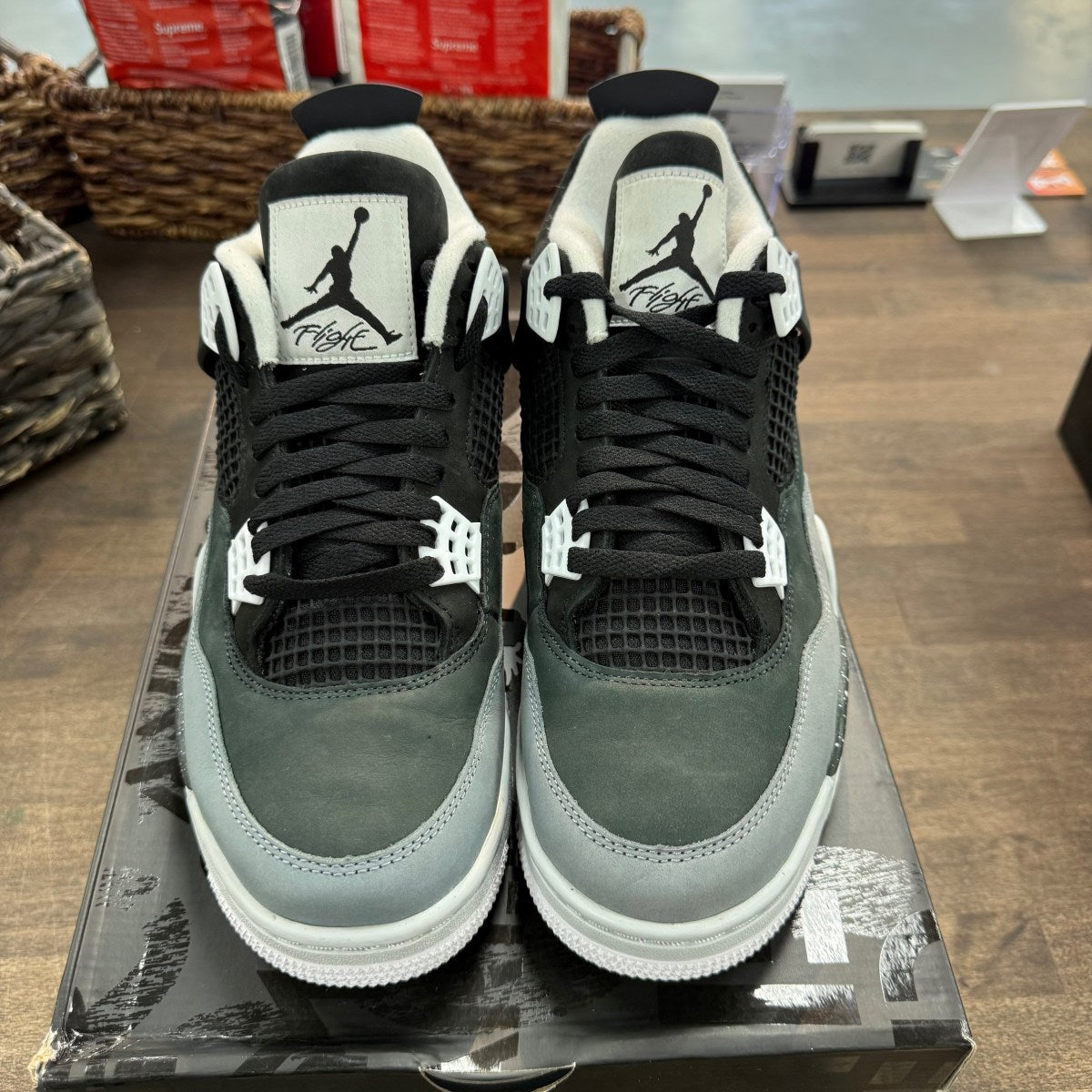 Jordan 4 Retro Fear (2024) Size 10 (Pre-Owned) - Image 3