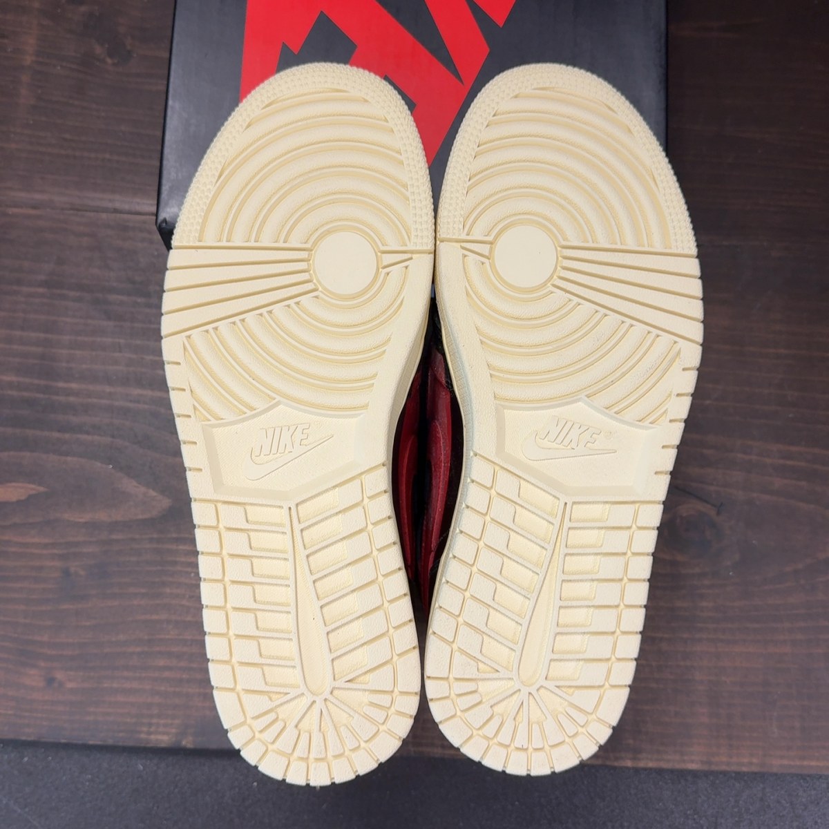 Jordan 1 Retro High OG Defiant Couture - Image 8