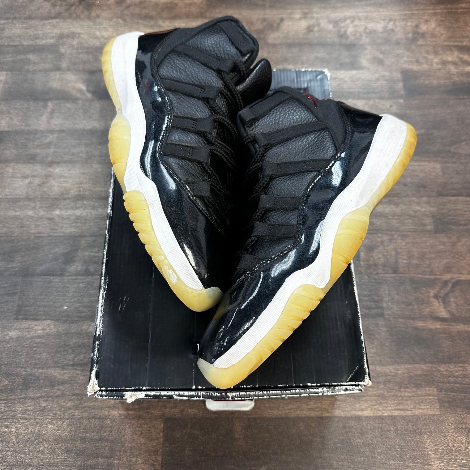 72-10 Jordan 11 High (USED)
