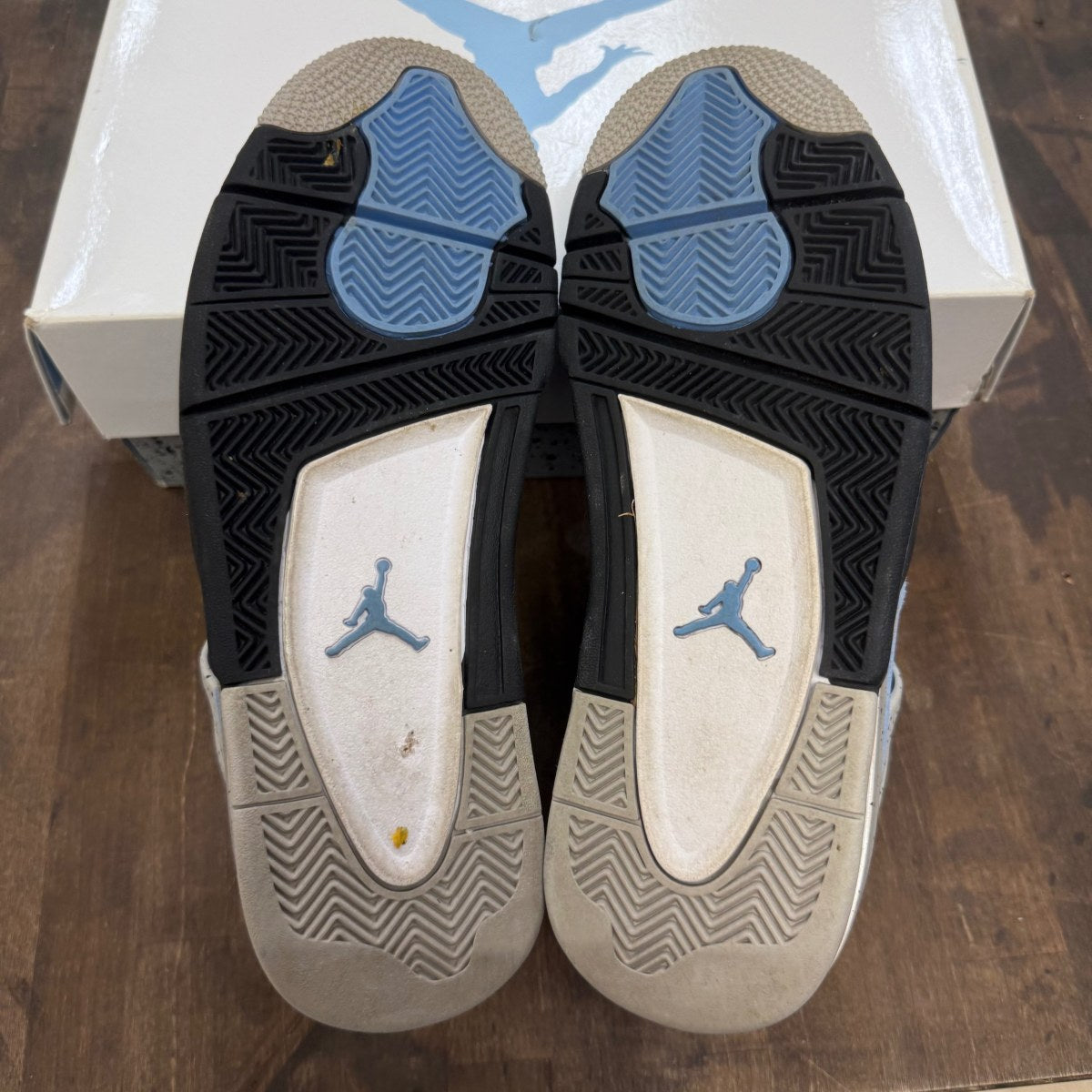 Jordan 4 Retro University Blue - Image 5