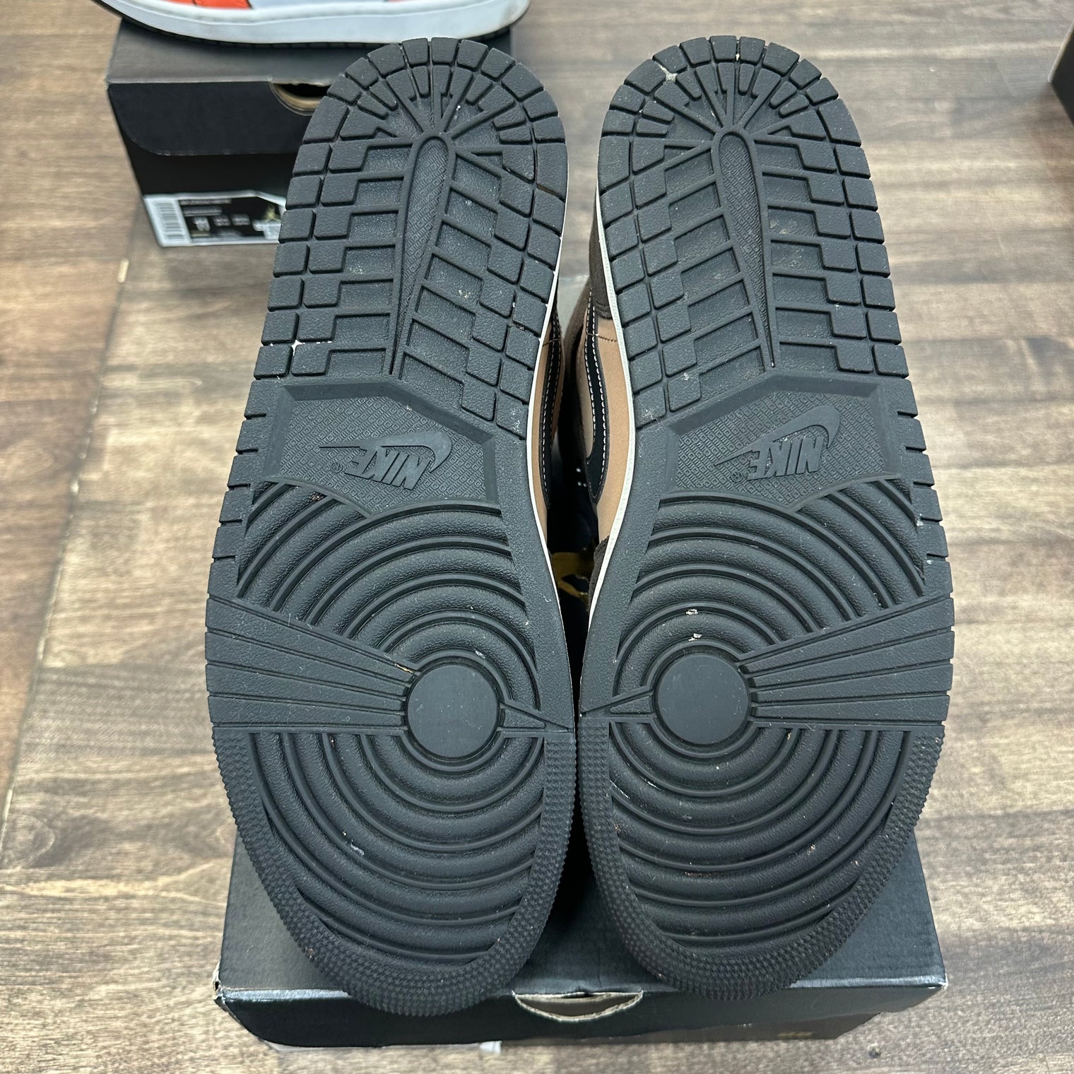 Dark Chocolate Jordan 1 Mid (USED)