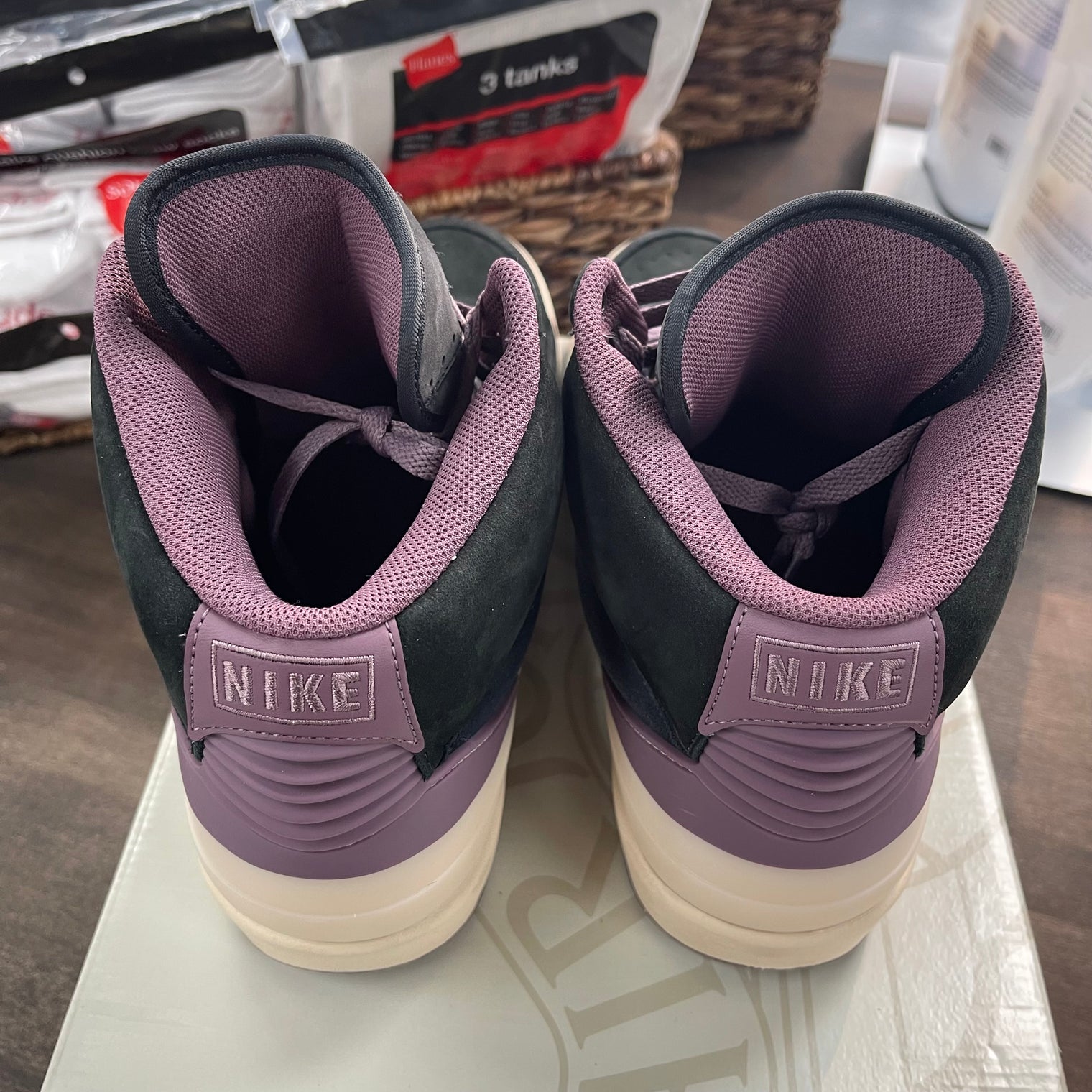 (W) Mauve Jordan 2 Retro (USED)