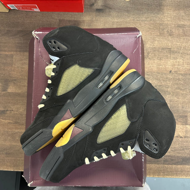 A Ma Maniere Dusk Jordan 5 (USED)