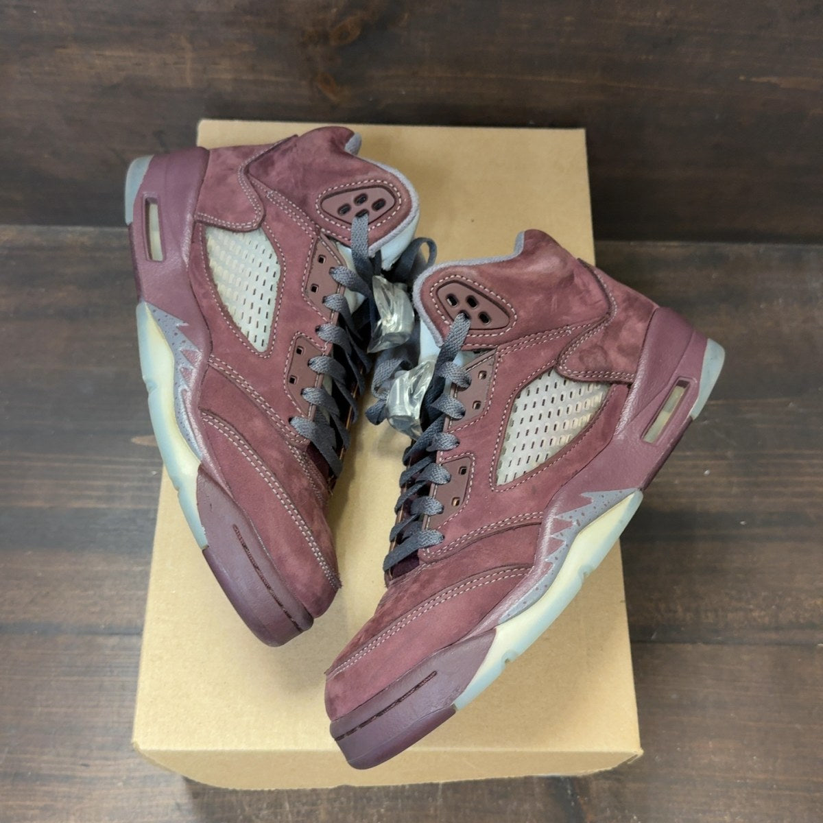 Jordan 5 Retro Burgundy (2023) (GS) Size 5.5Y (Pre-Owned) - Image 2