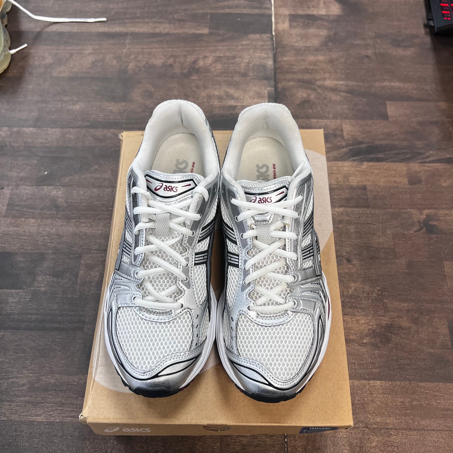 White Pure Silver Asics Gel Kayano 14 (USED)