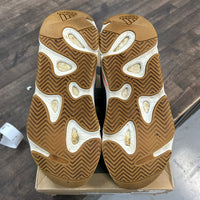 Magnet Yeezy 700 (USED)