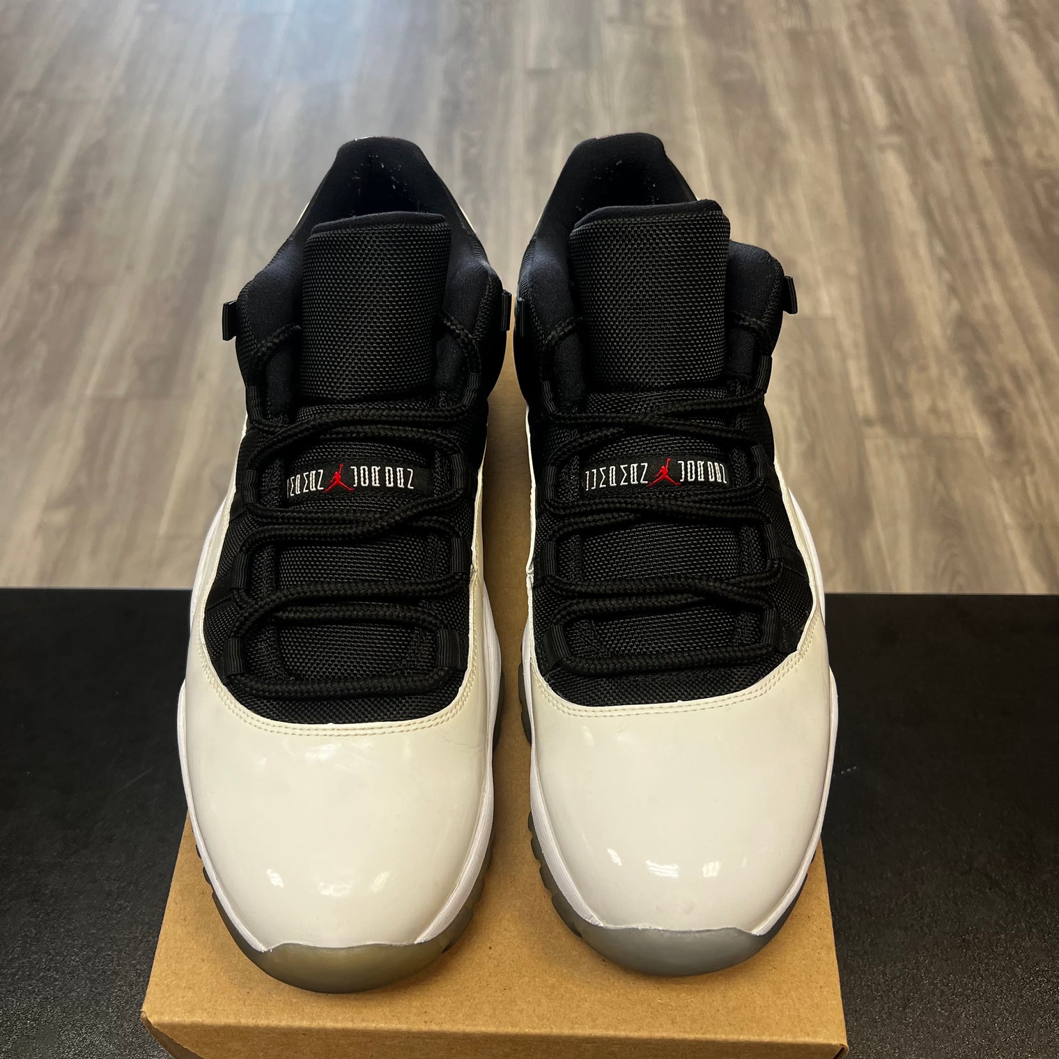 Jordan 11 Retro Low Tuxedo (USED, No box)