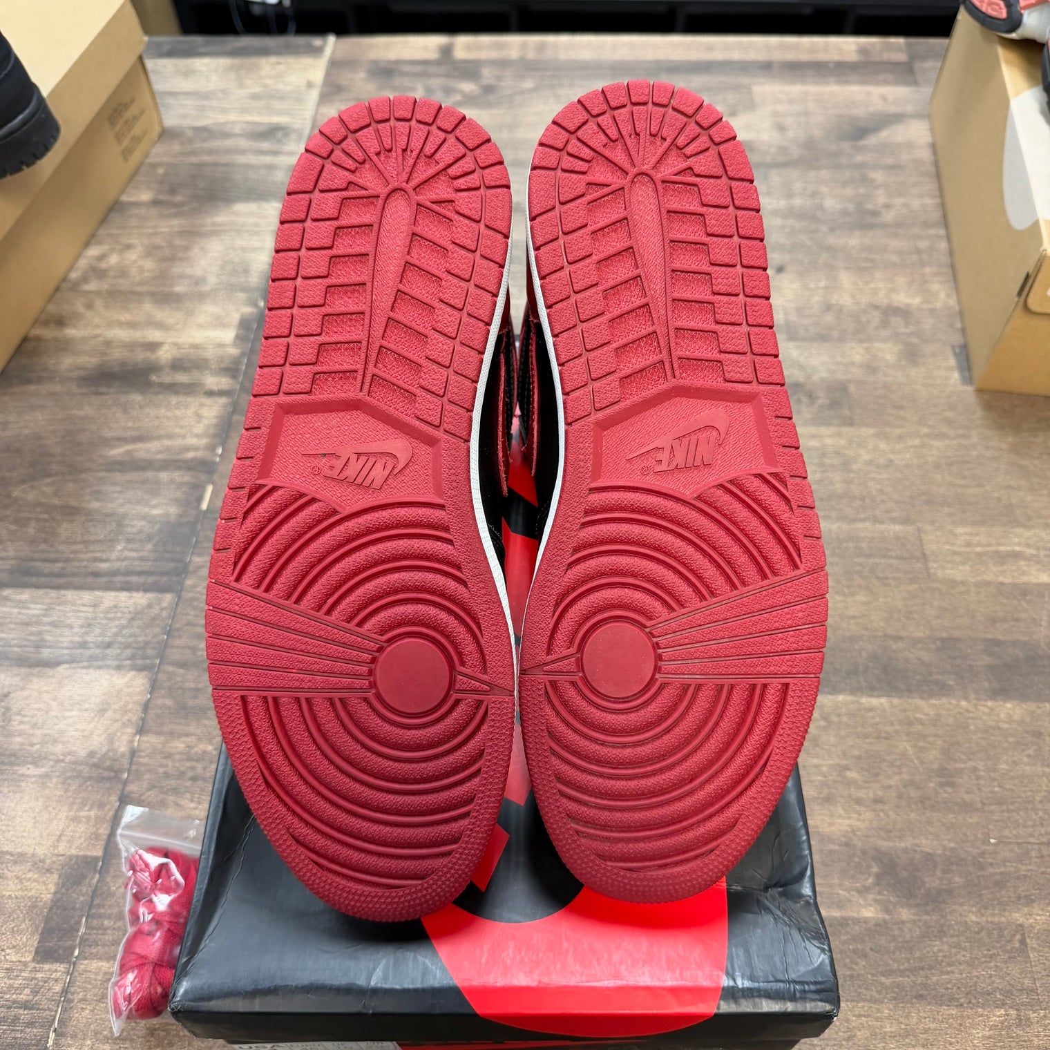 Bred Banned Jordan 1 High (2016) (Lightly Worn)