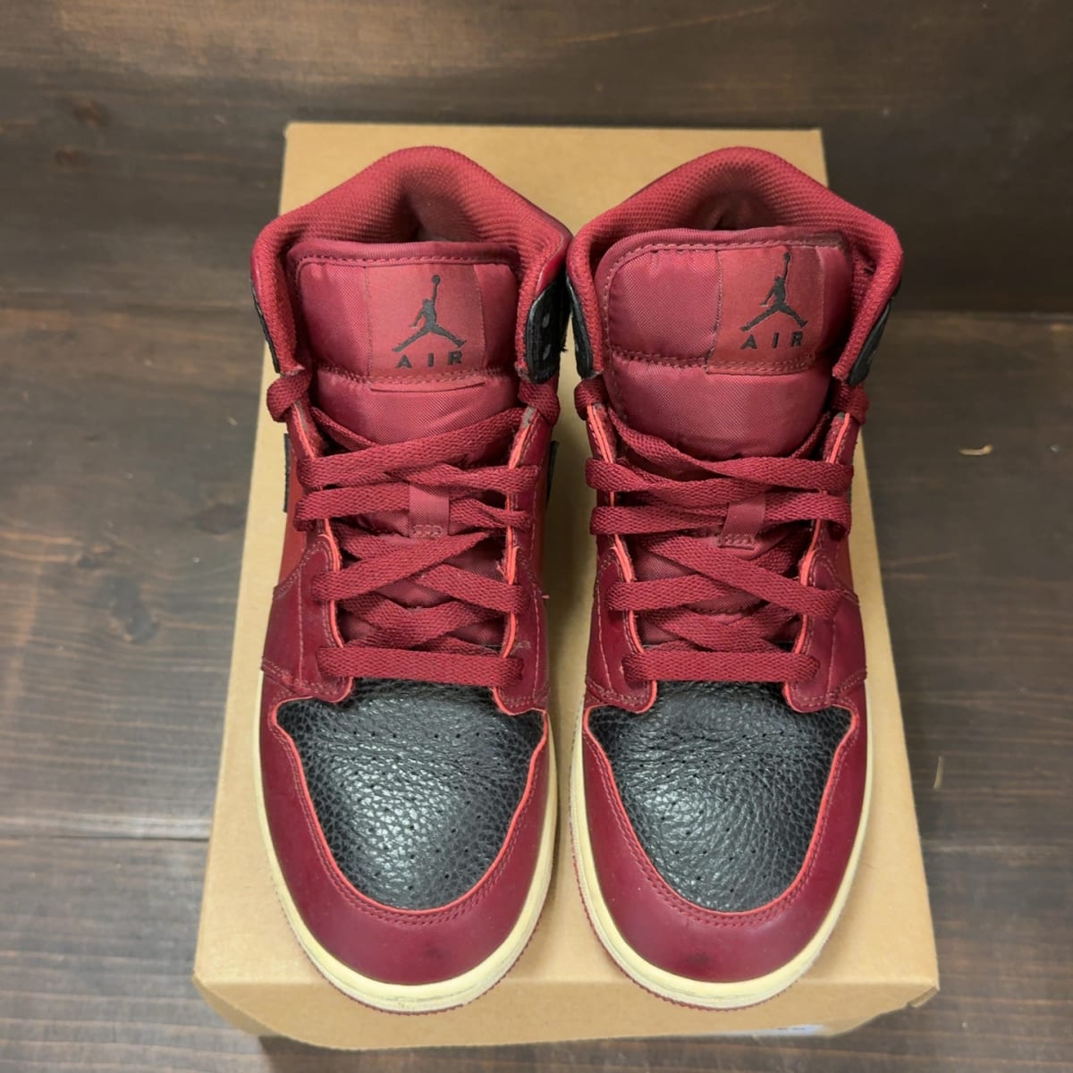 Jordan 1 Mid Team Red Black White (GS) Size 6.5Y (Pre-Owned) - tag