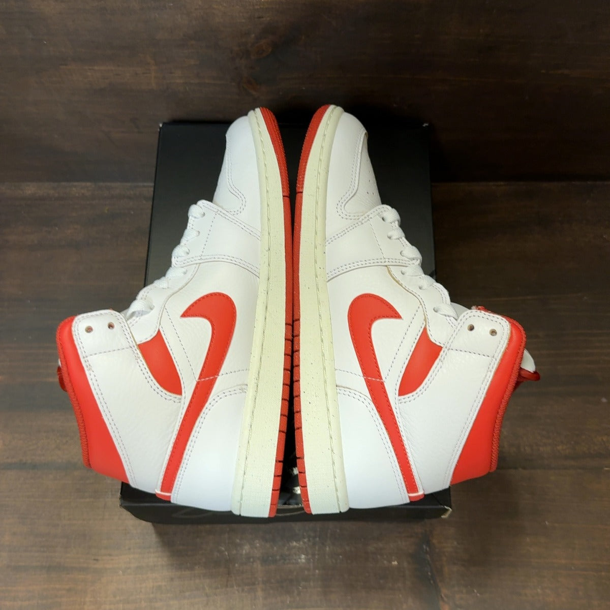 Jordan 1 Mid SE Dune Red Size 8 (Pre-Owned)