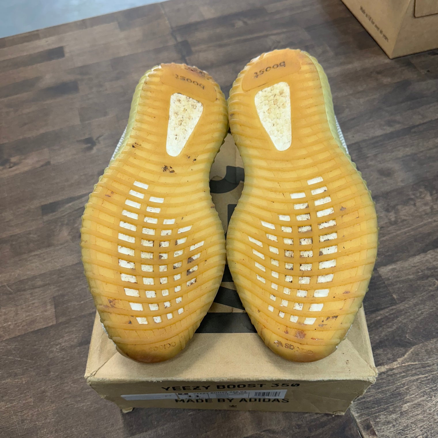 Yeshaya Yeezy 350 (USED)