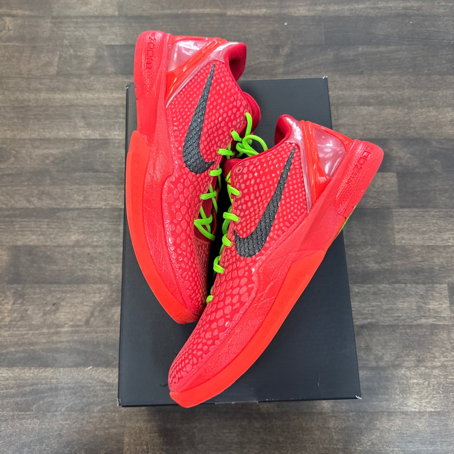 Reverse Grinch Kobe 6 Protro (USED)
