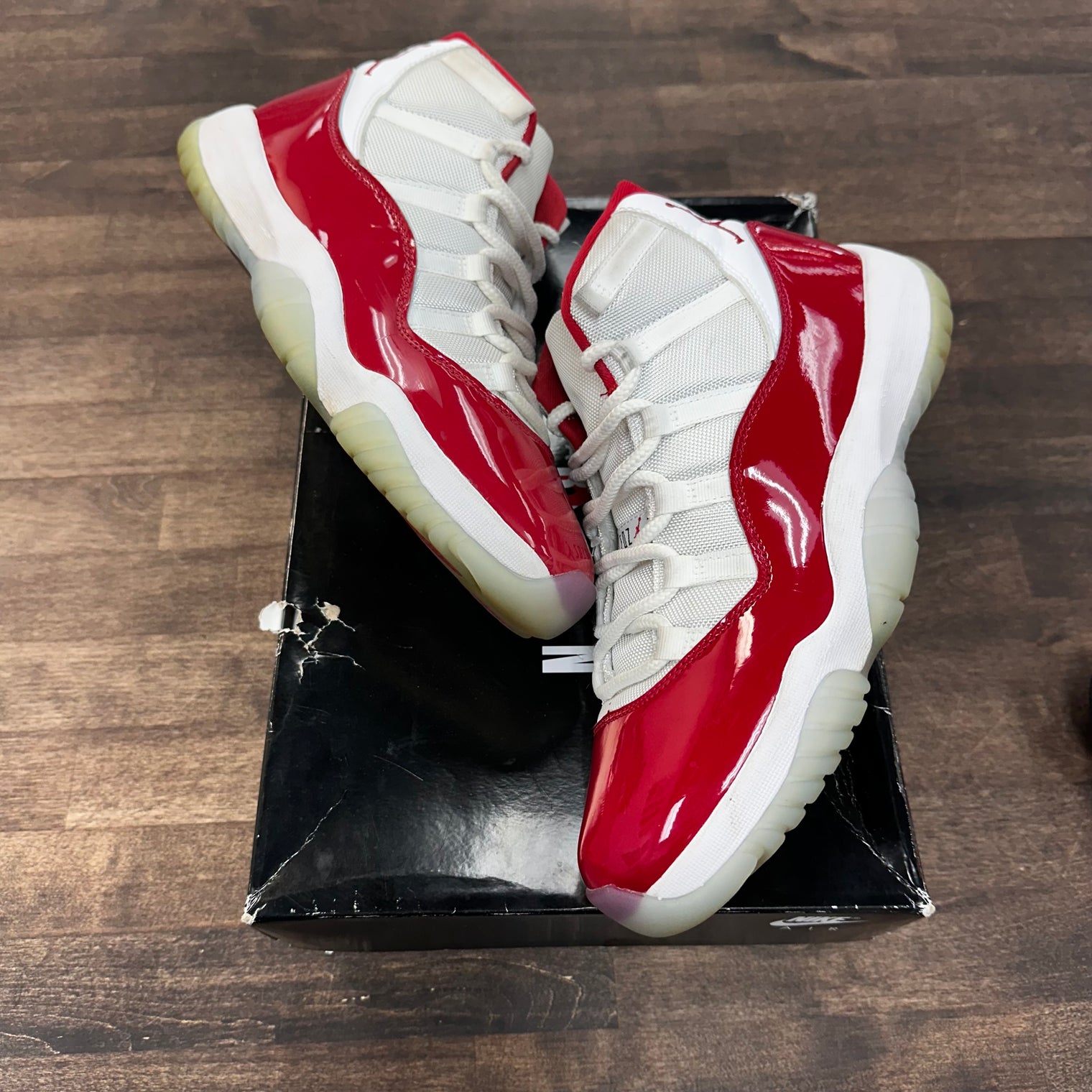 Cherry Jordan 11 (USED)
