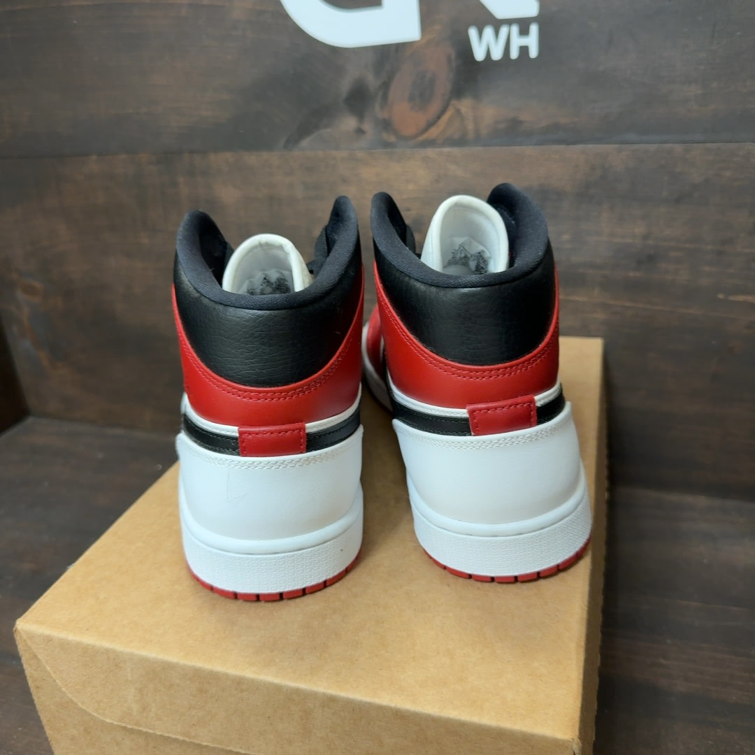 Jordan 1 Mid Chicago Toe Size 10 (Pre-Owned) - Image 4