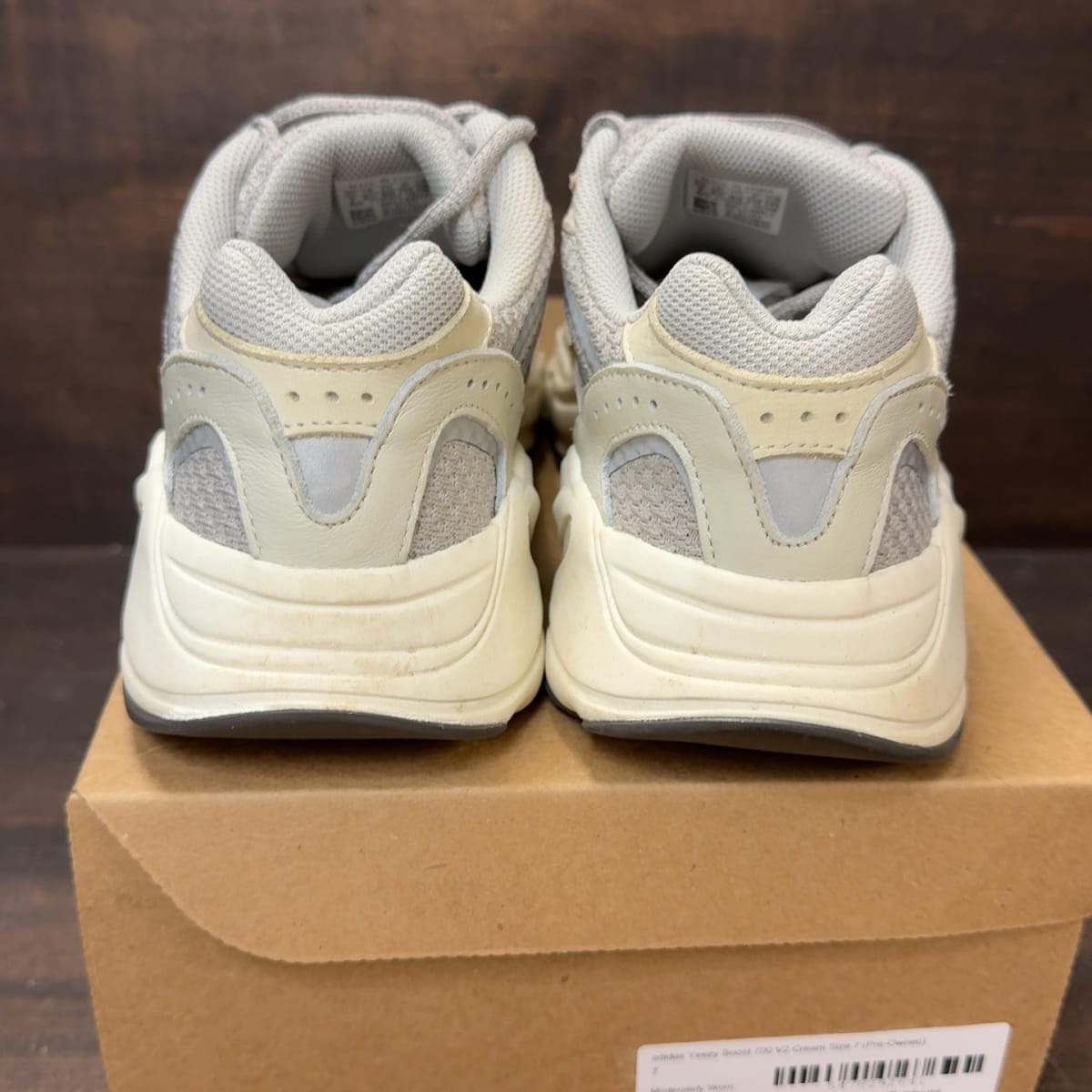 adidas Yeezy Boost 700 V2 Cream Size 7 (Pre-Owned) - aux