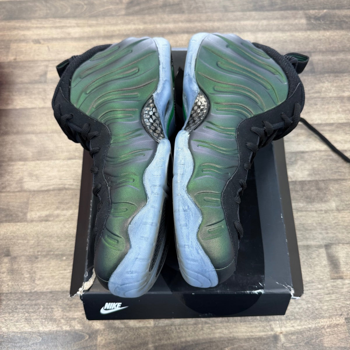 Nike Air Foamposite Pro Pine Green (2025) Size 12 (Pre-Owned) - Image 3