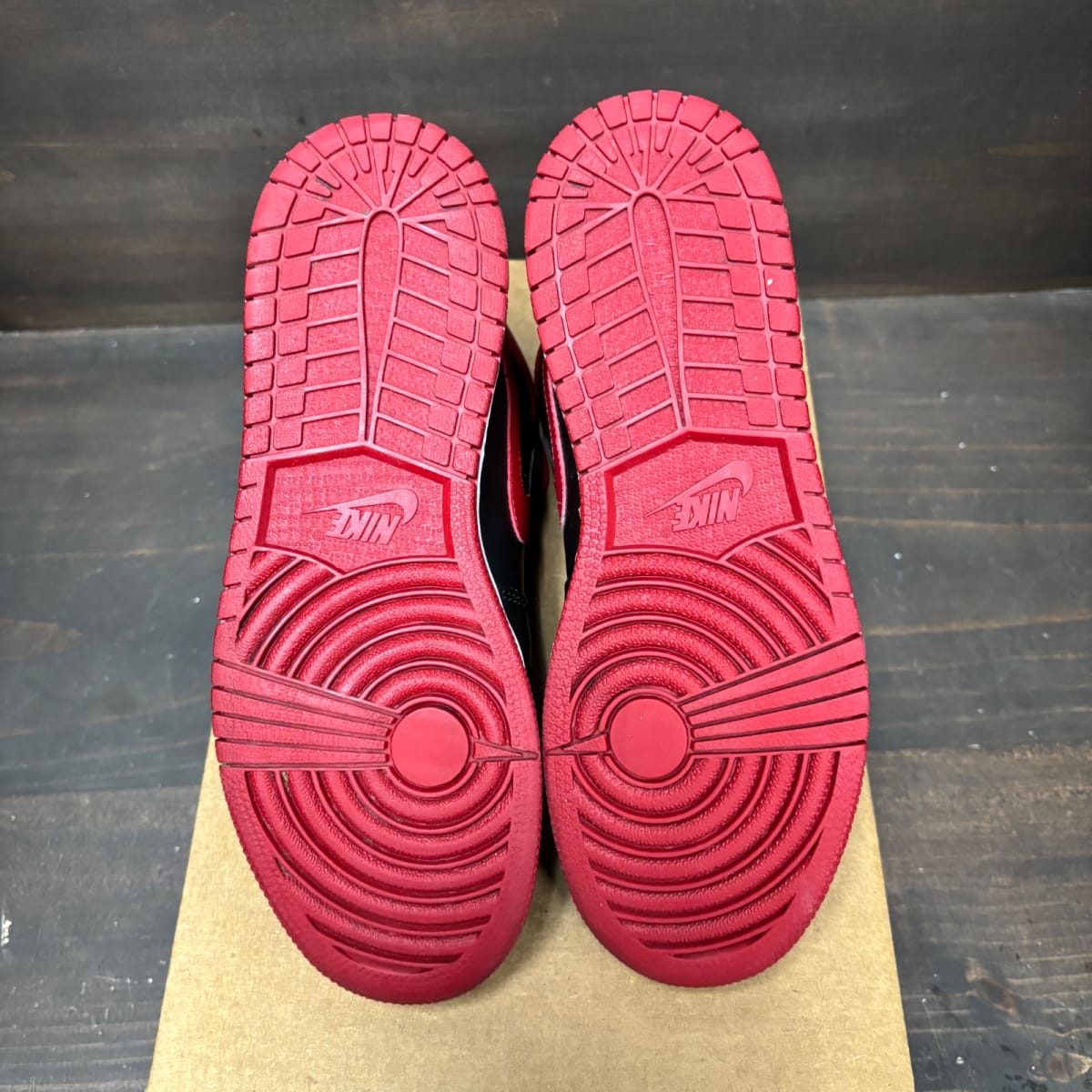 Jordan 1 Retro Bred (2013) (GS) Size 5.5Y (Pre-Owned) - aux