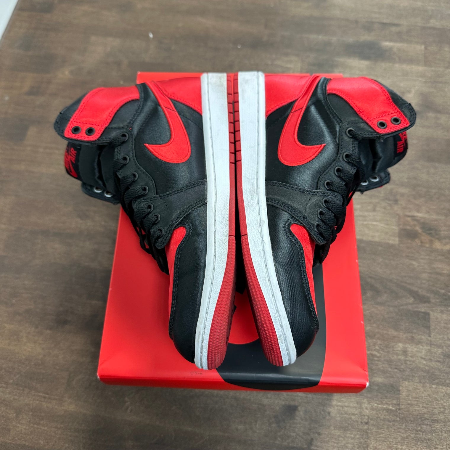 Satin Bred Jordan 1 High (W) (USED)