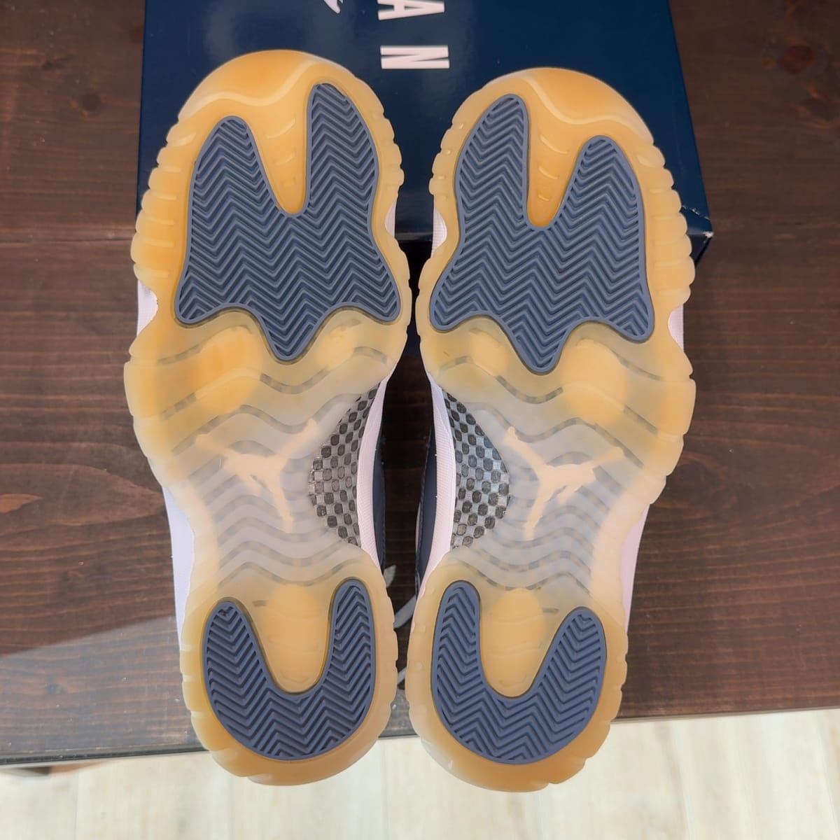 Jordan 11 Retro Low Diffused Blue Size 9.5 (Pre-Owned) - aux