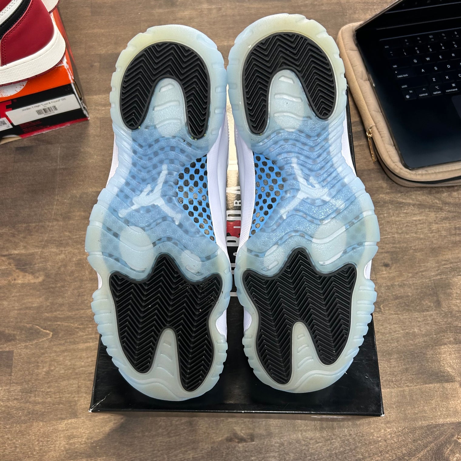 Legend Blue Jordan 11 2024 (USED)