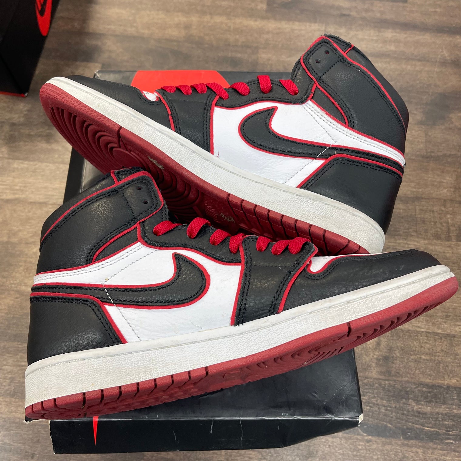 Bloodline Jordan 1 High (USED)