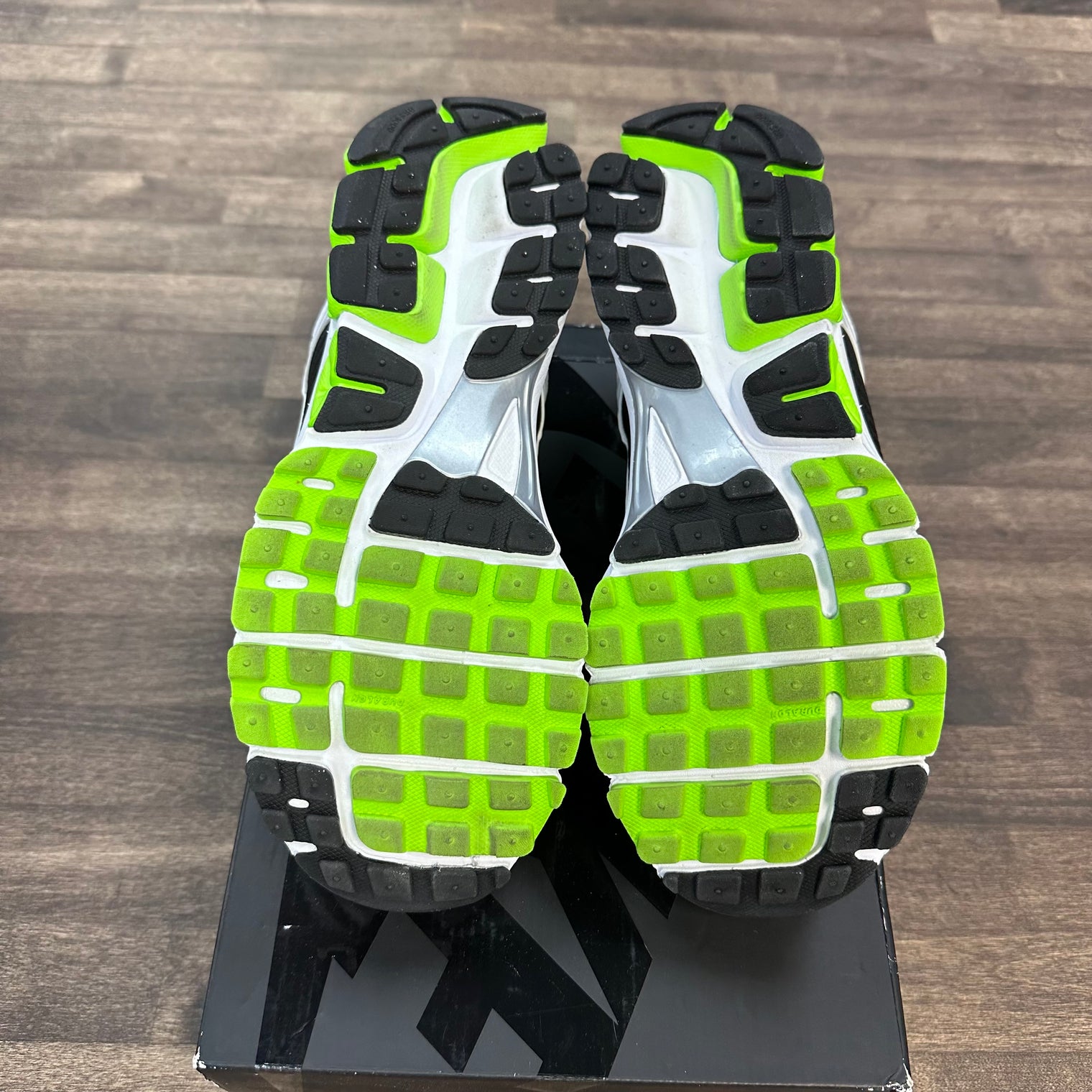 Electric Green Black Zoom Vomero 5 (USED)