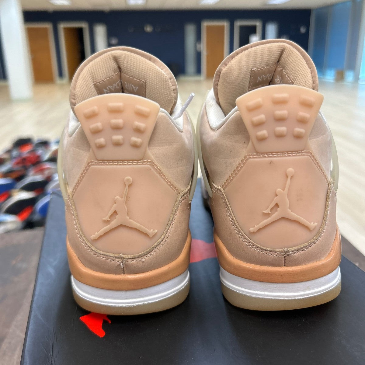 Jordan 4 Retro Shimmer (Women's) Size 8.5W (Pre-Owned) - Image 4