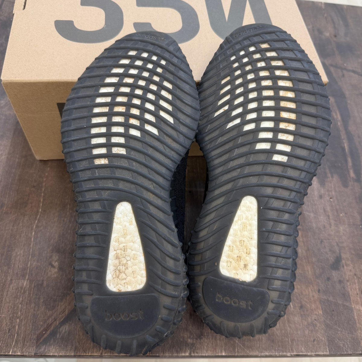 adidas Yeezy Boost 350 V2 Black Red Size 9 (Pre-Owned) - Image 4