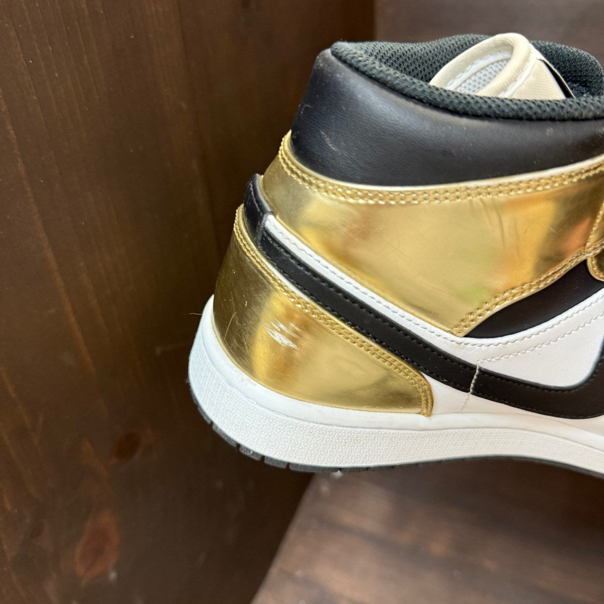 Jordan 1 Mid Metallic Gold Black White Size 10 (Pre-Owned) - Image 8