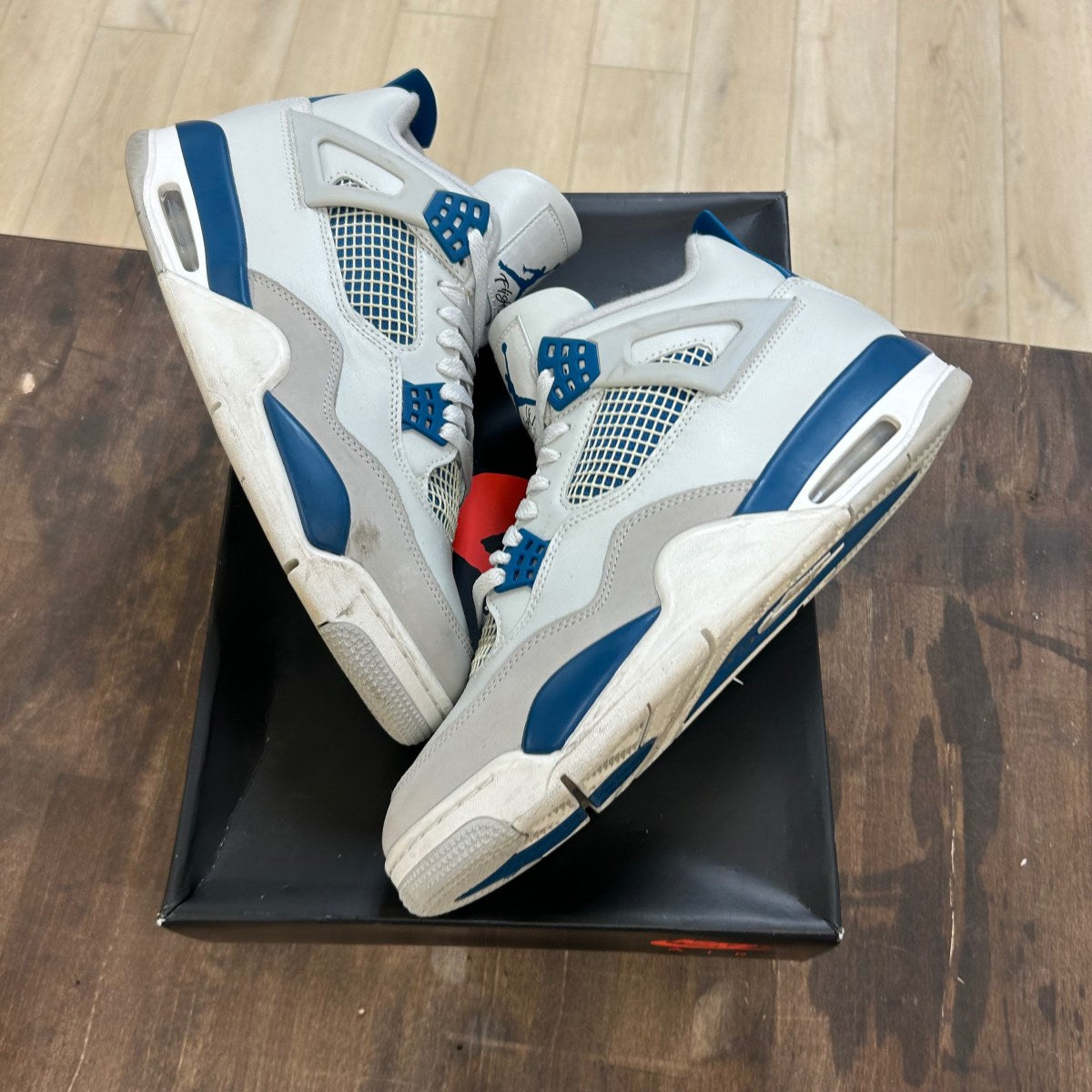 Jordan 4 Retro Military Blue (2024) - Image 1