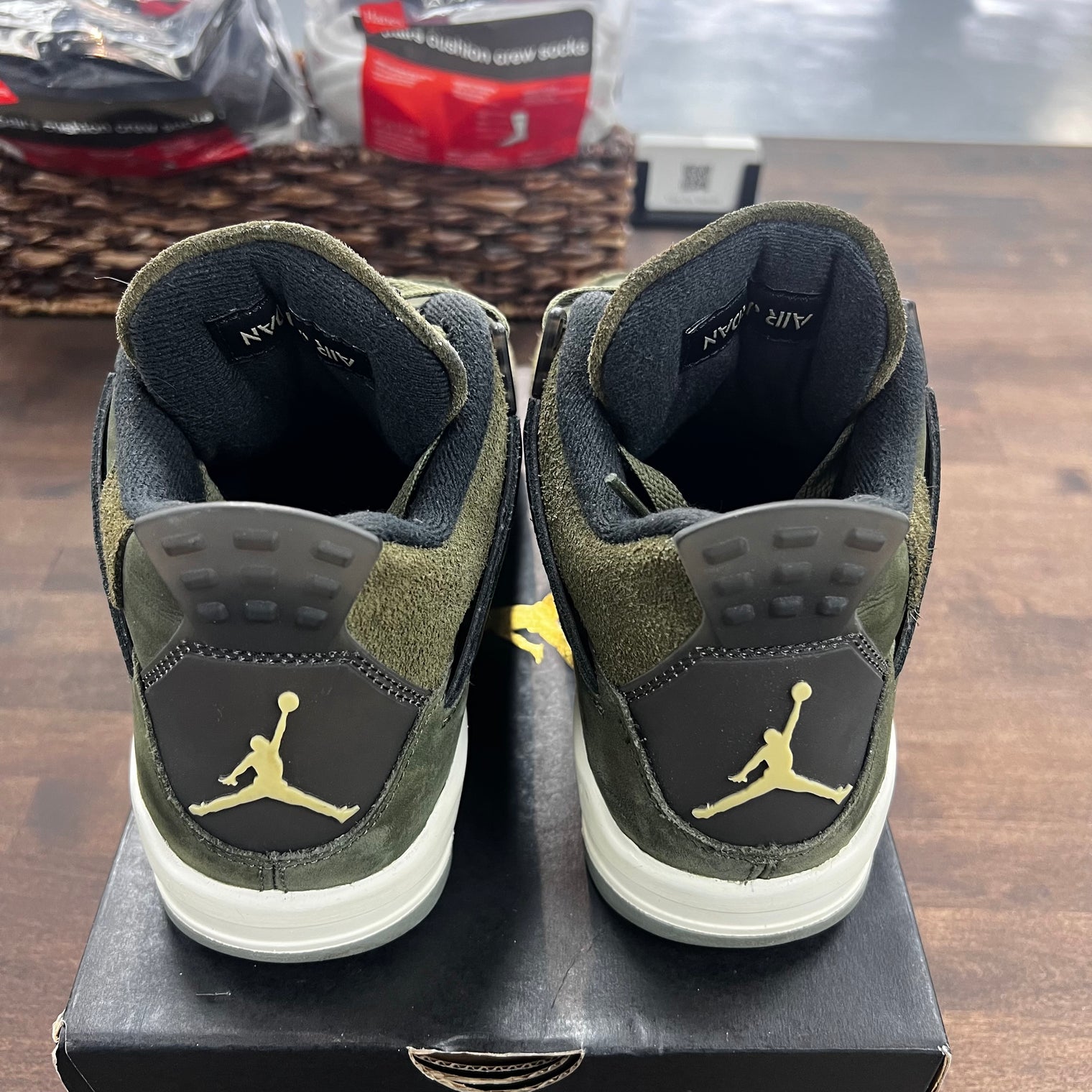 Craft Olive Jordan 4 (USED,NO BOX)
