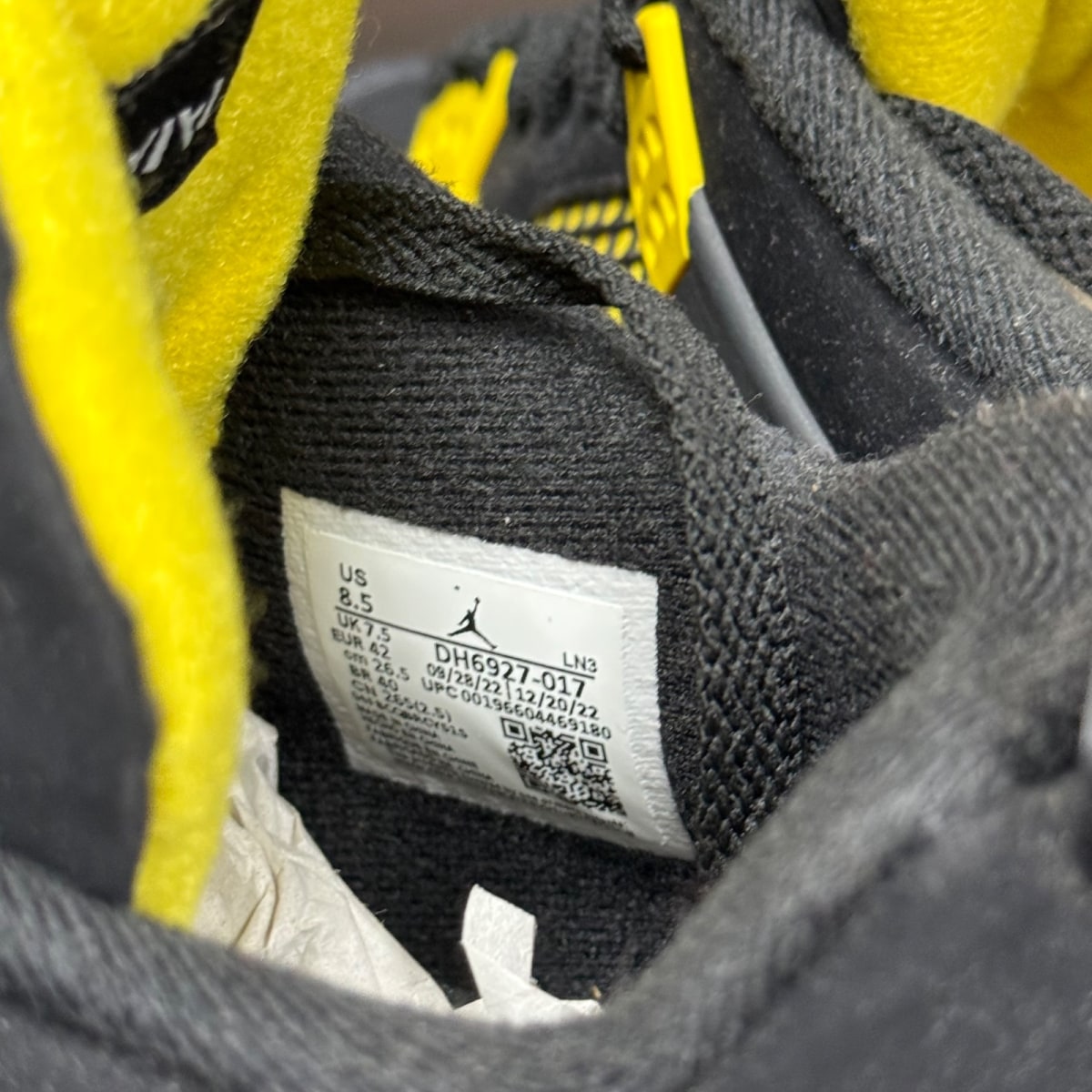 Jordan 4 Retro Thunder (2023) - Image 7