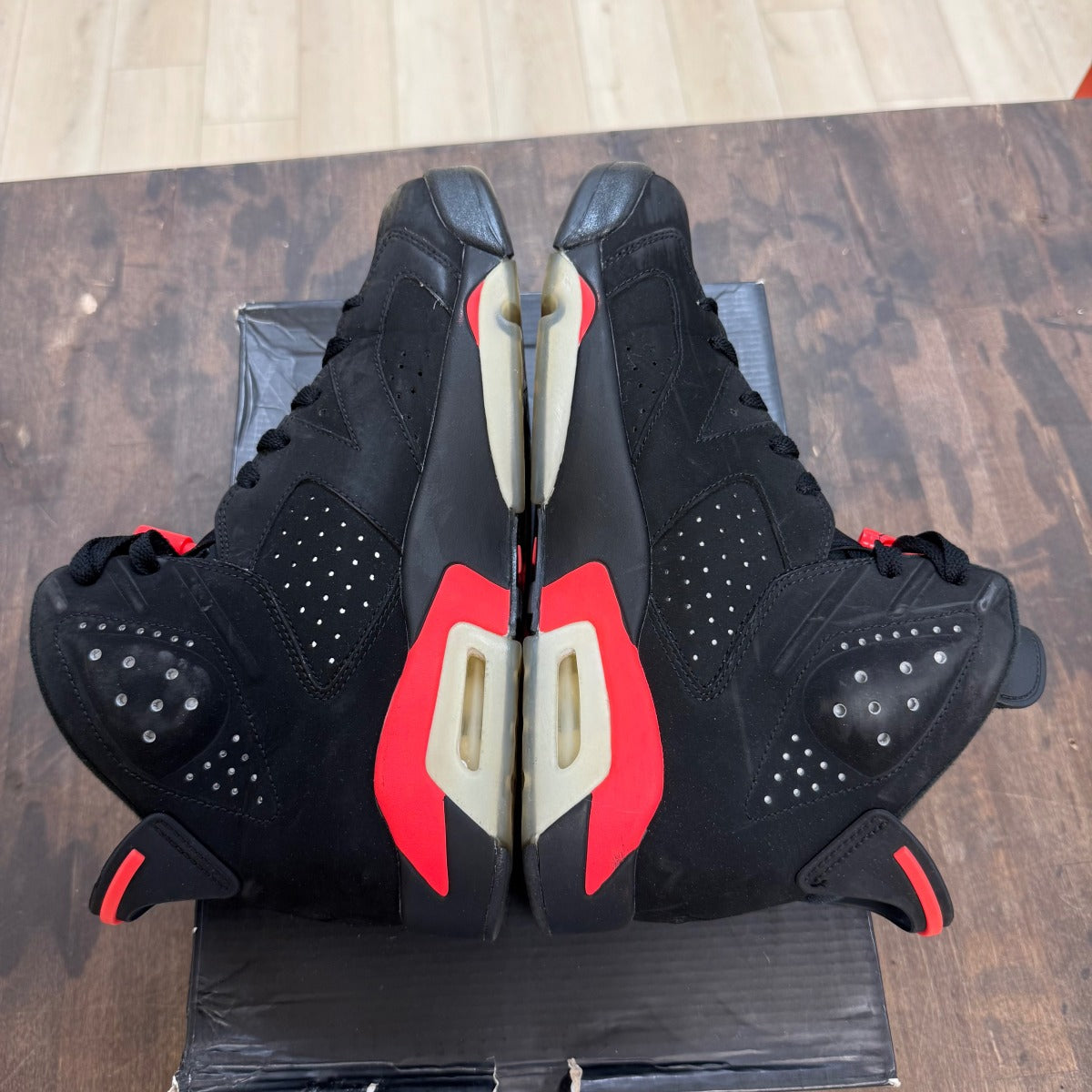Jordan 6 Retro Infrared Black (2014) Size 10 (Pre-Owned)